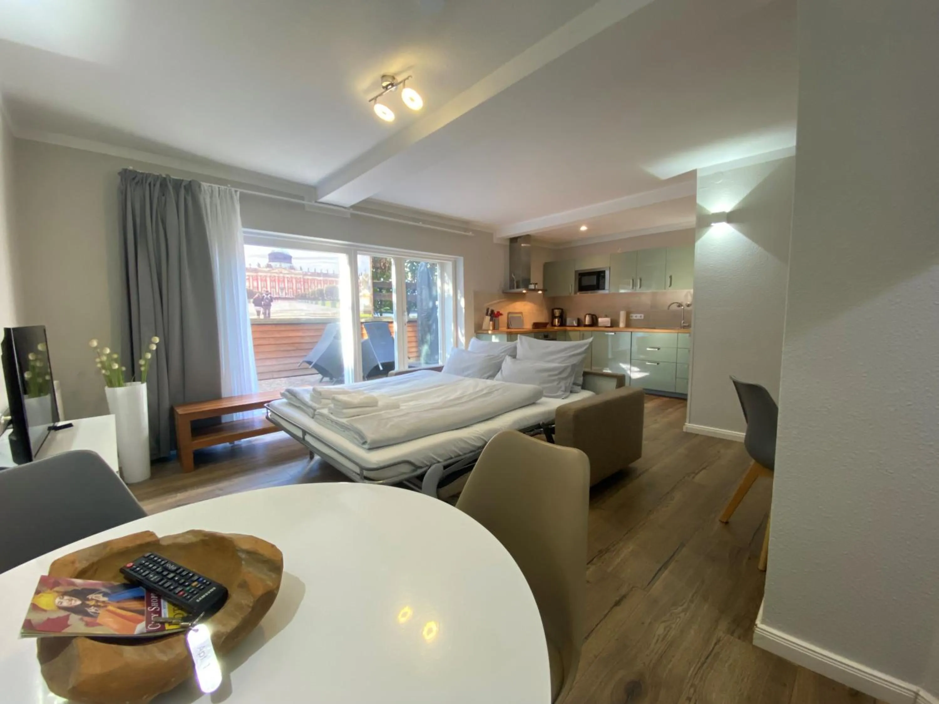 Coffee/tea facilities, Bed in Amaroo - Gästehaus "Charlotte"