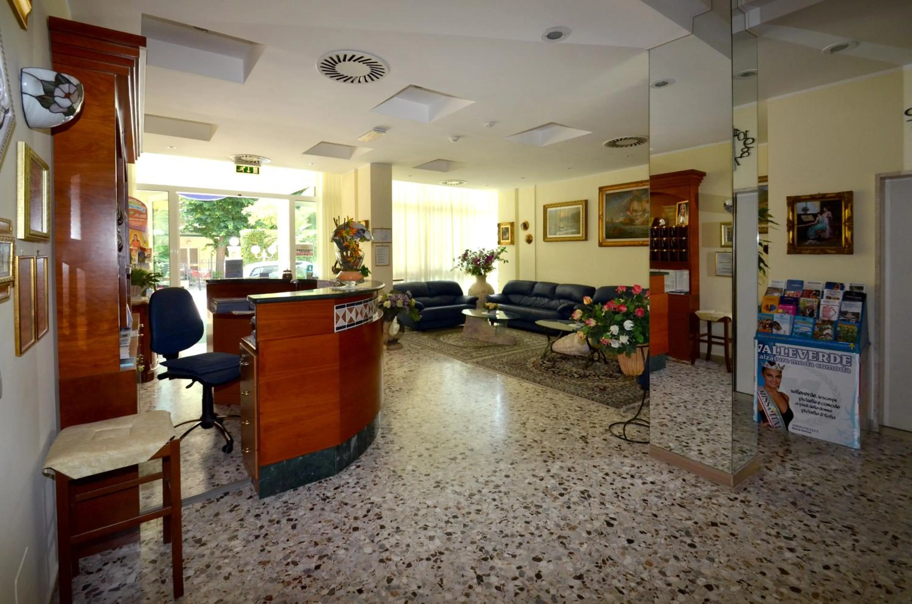 Lobby or reception in Hotel Cristina Hospitality Centrale