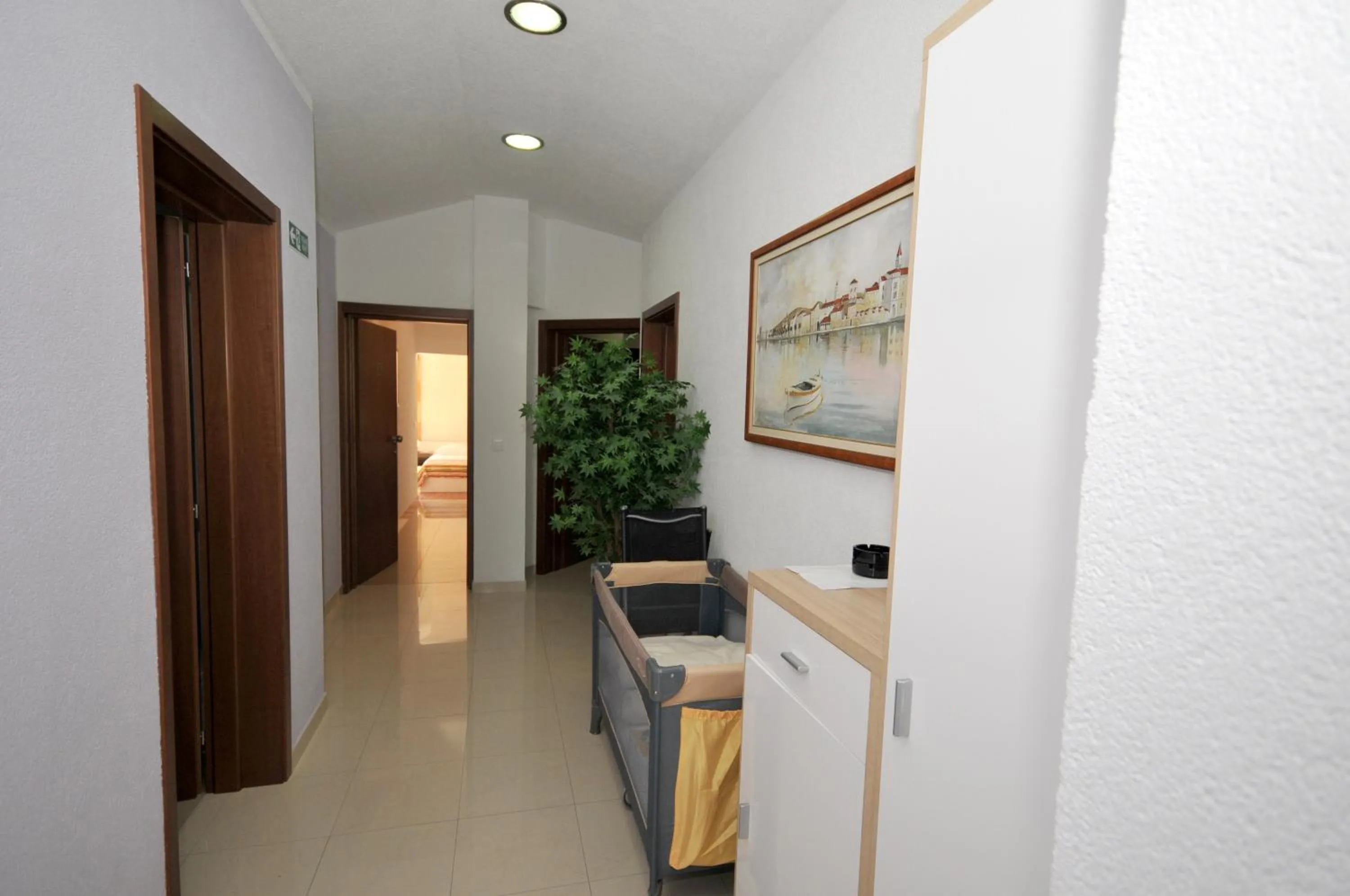 Area and facilities in Apartments & Rooms Villa Maslina