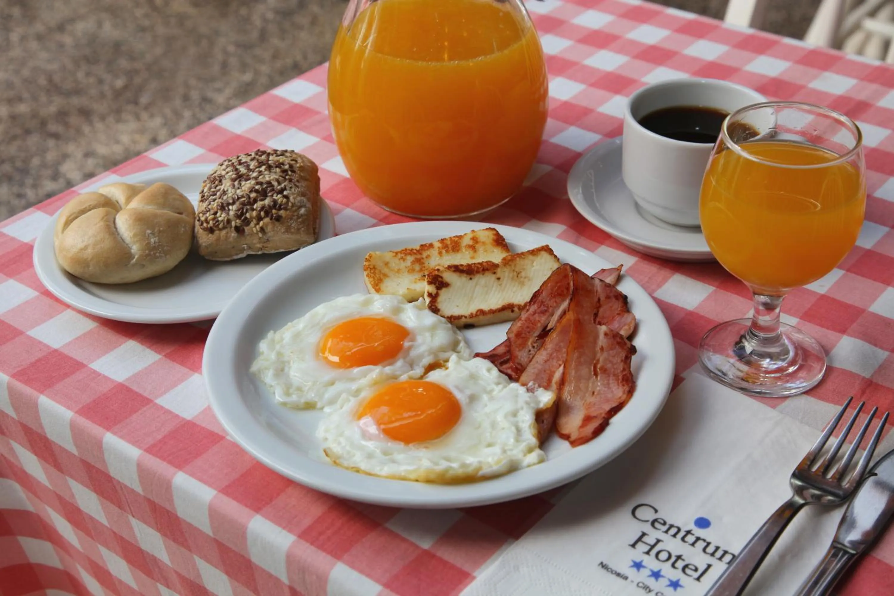 Restaurant/places to eat in Centrum Hotel - City Center