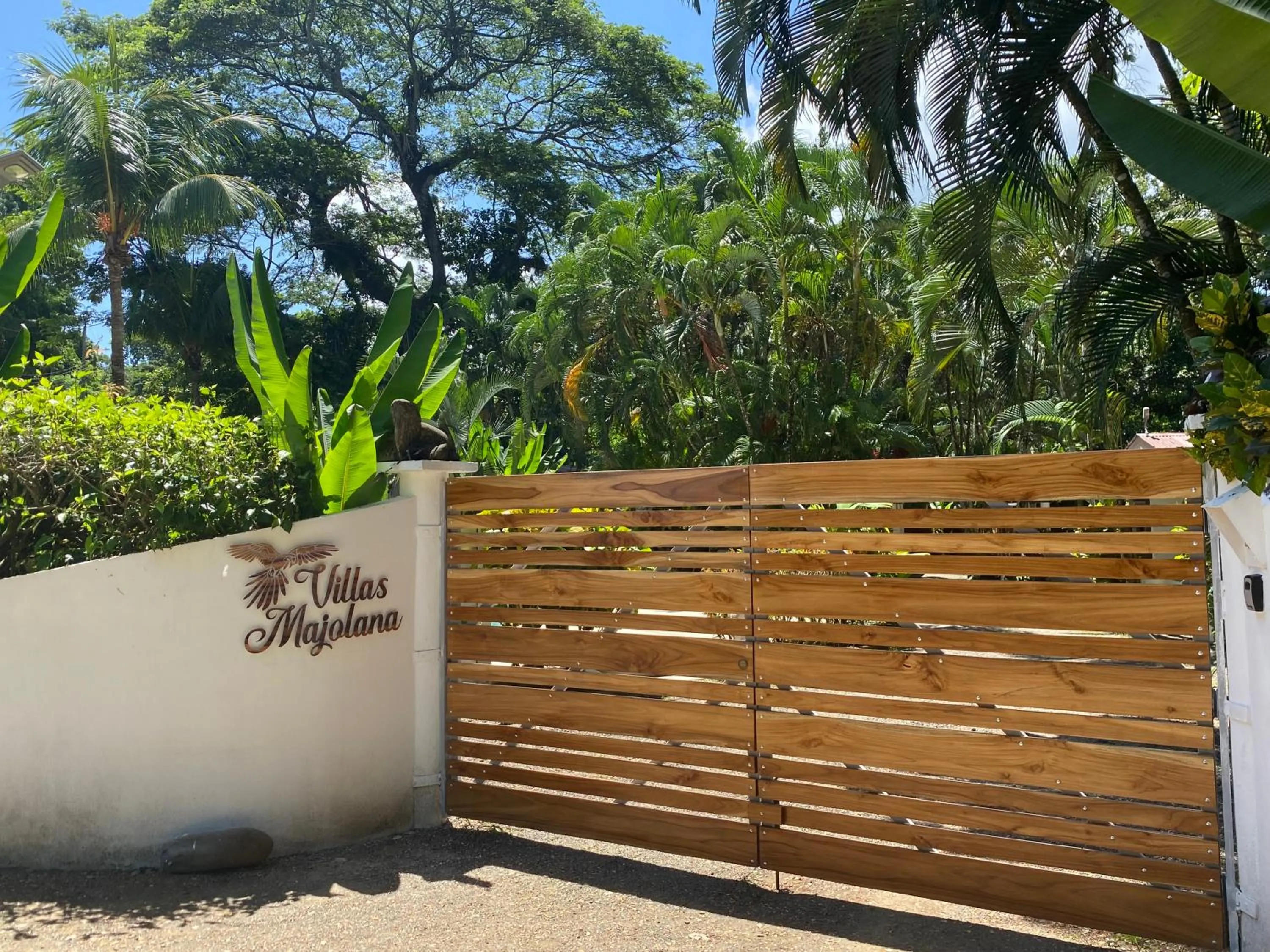 Facade/entrance in Villas Majolana