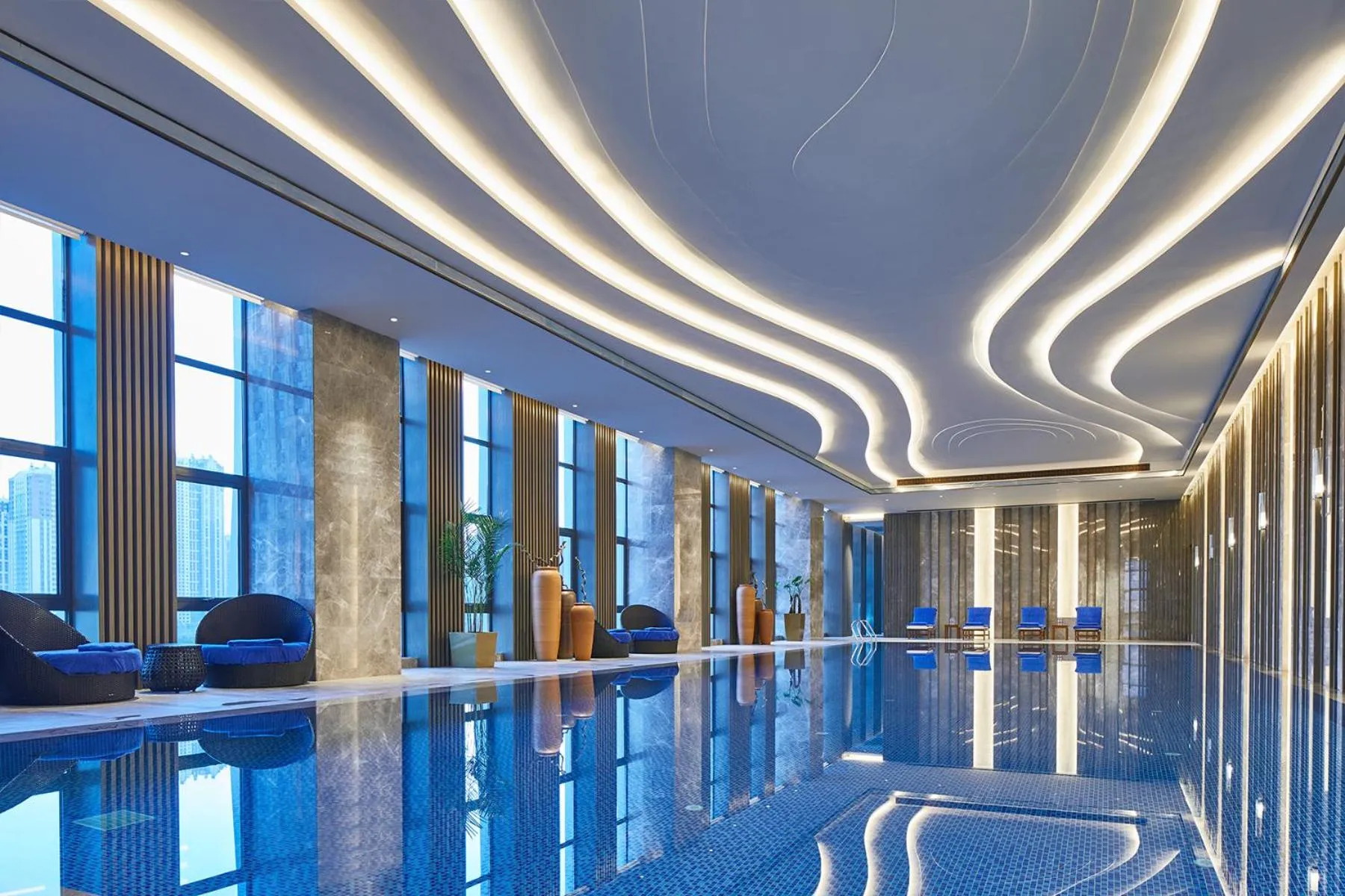 Swimming pool in Wanda Vista Harbin