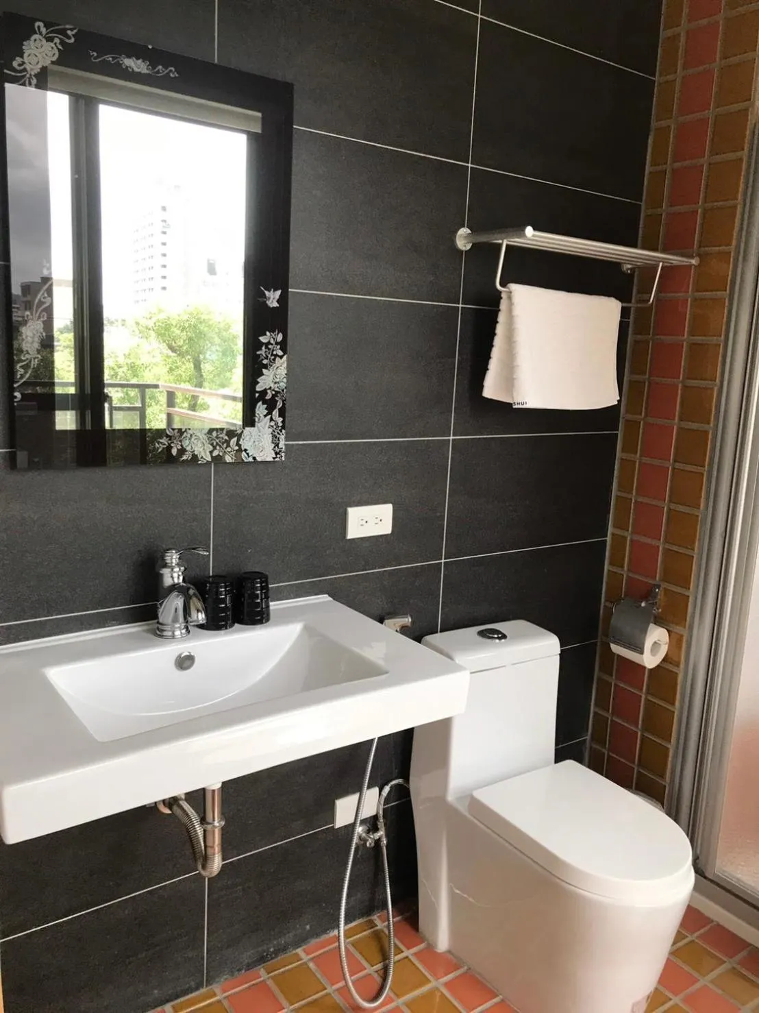 Ruo Shui Hotspring Hotel