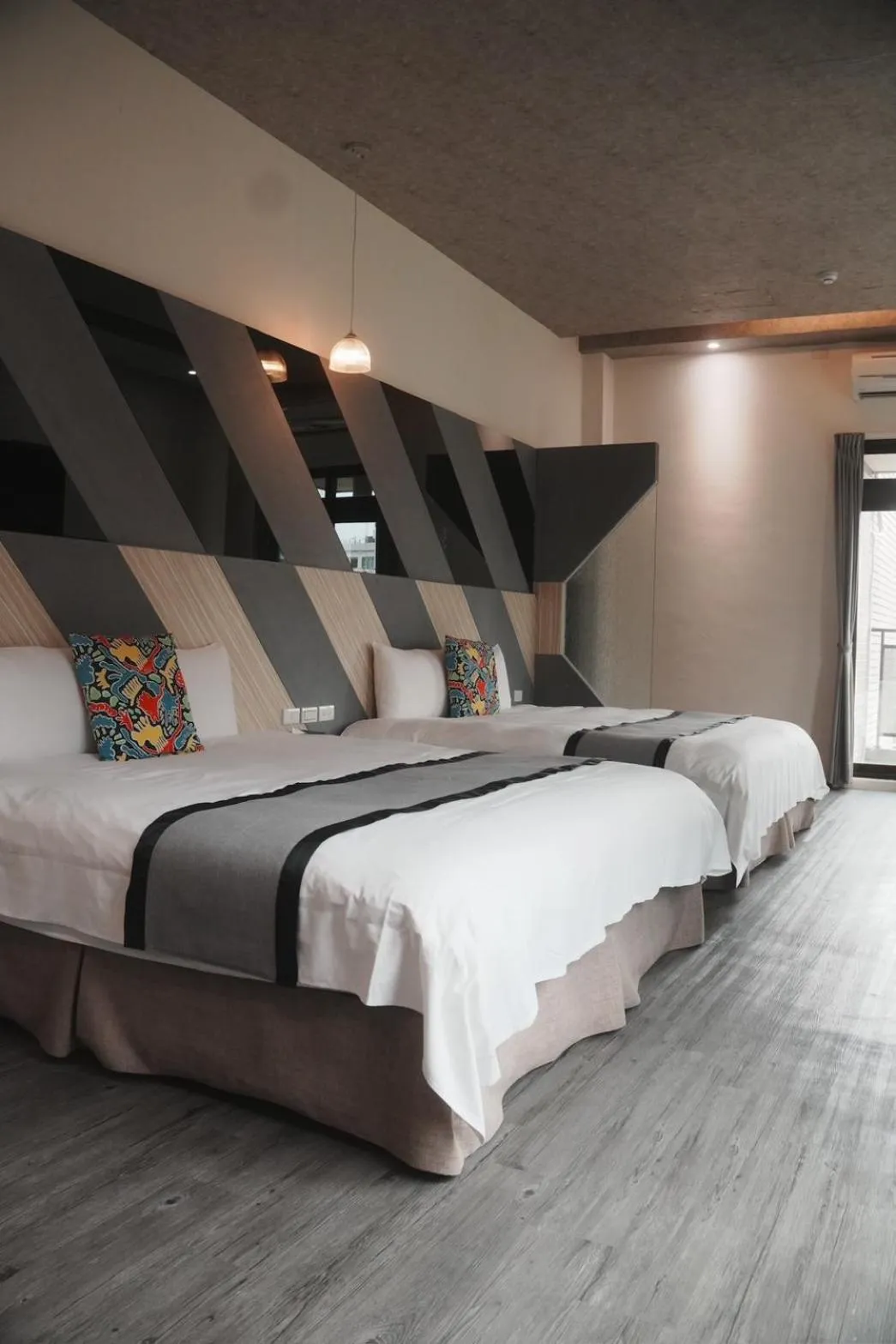 Bed in Ruo Shui Hotspring Hotel