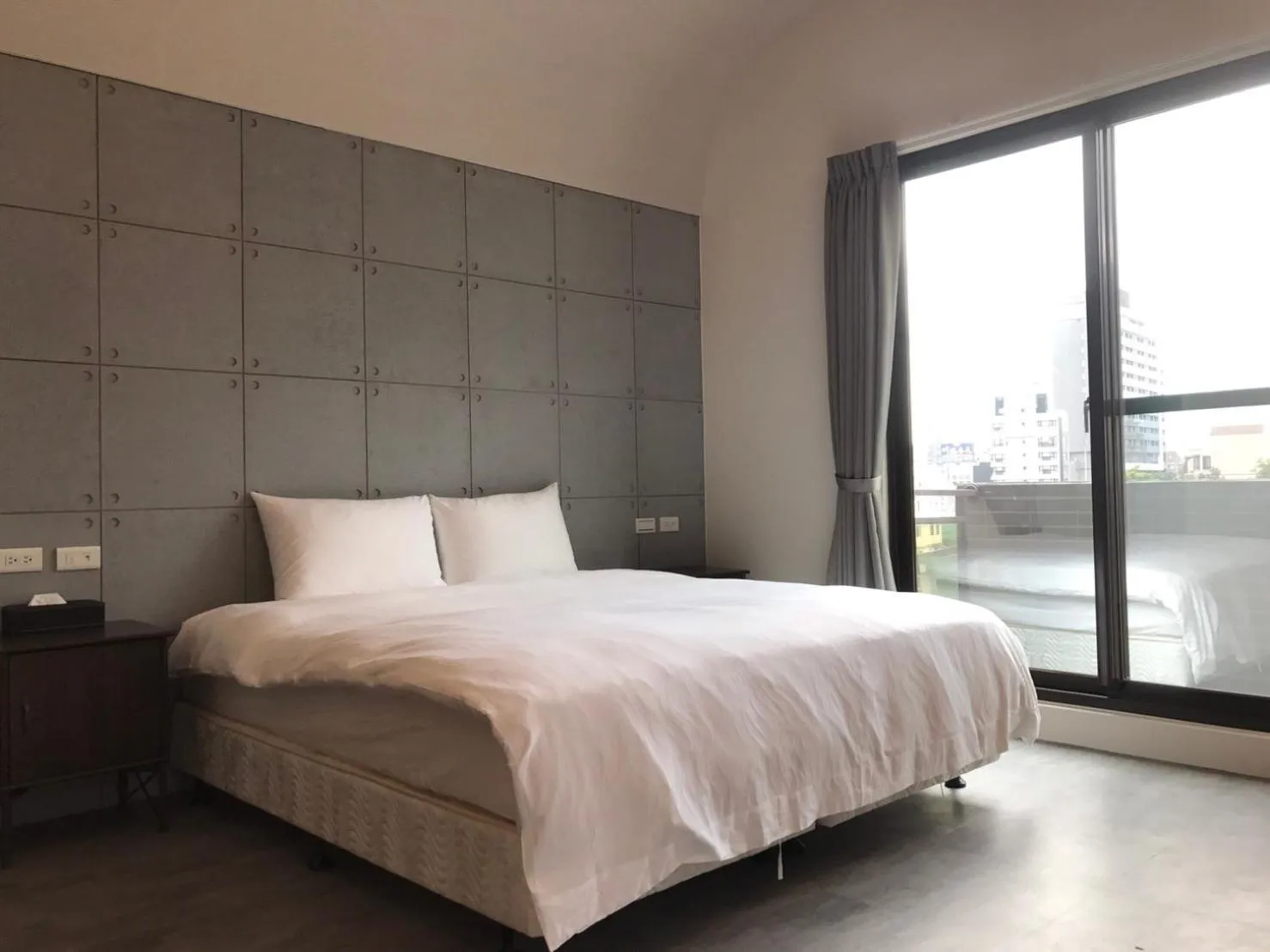 Bed in Ruo Shui Hotspring Hotel