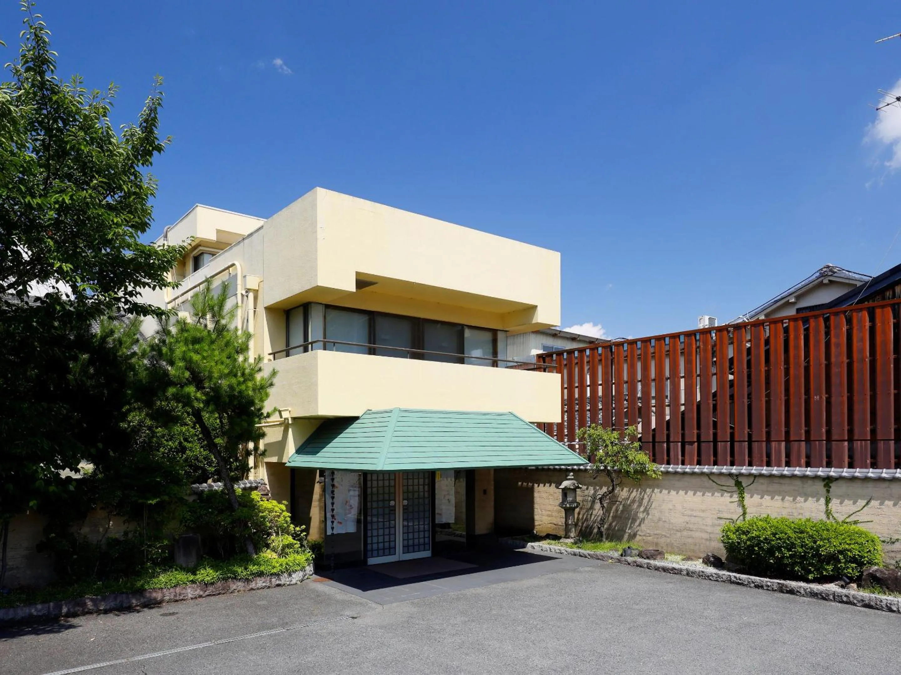 Property building in Kanko Hotel Tamaru