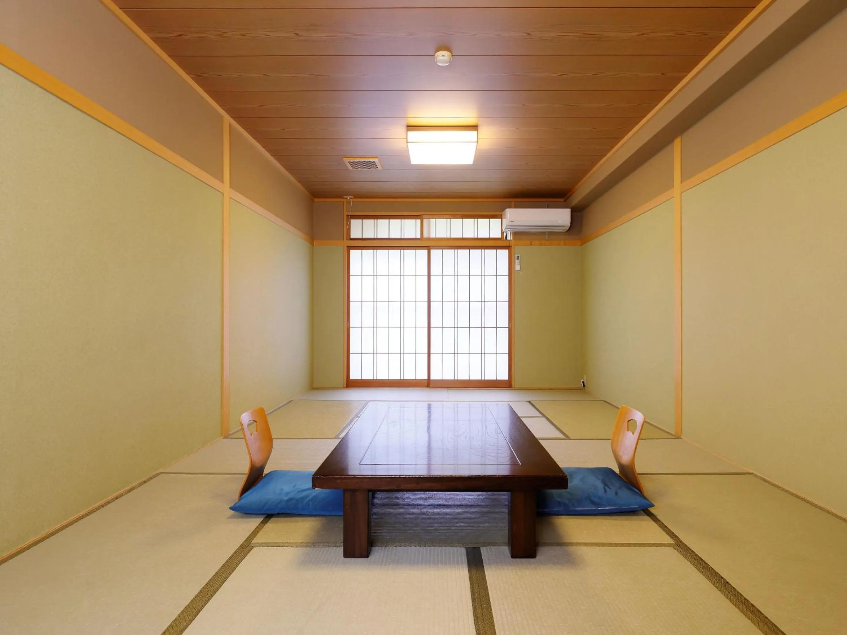 Photo of the whole room in Kanko Hotel Tamaru