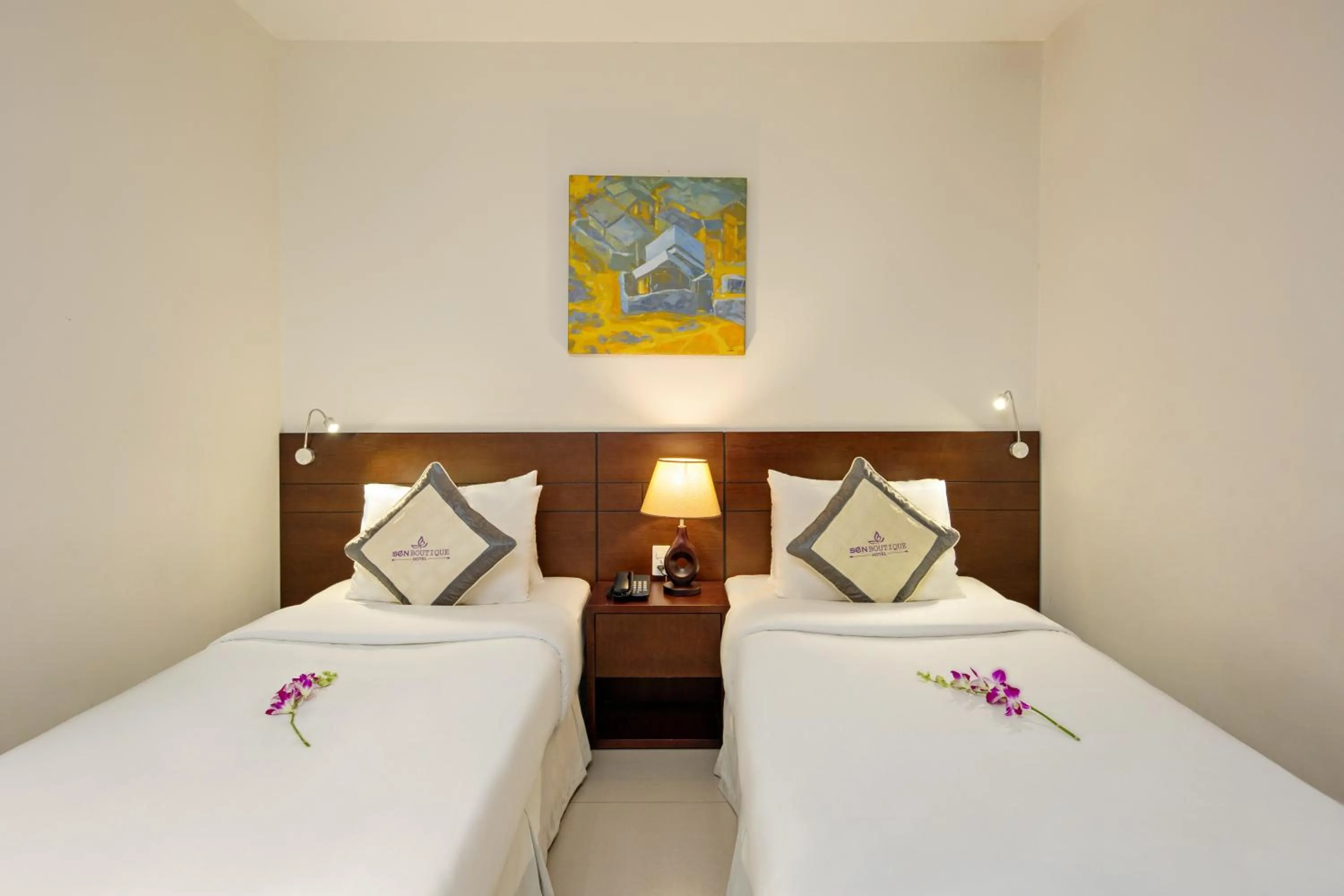 Photo of the whole room, Bed in Sen Boutique Hotel