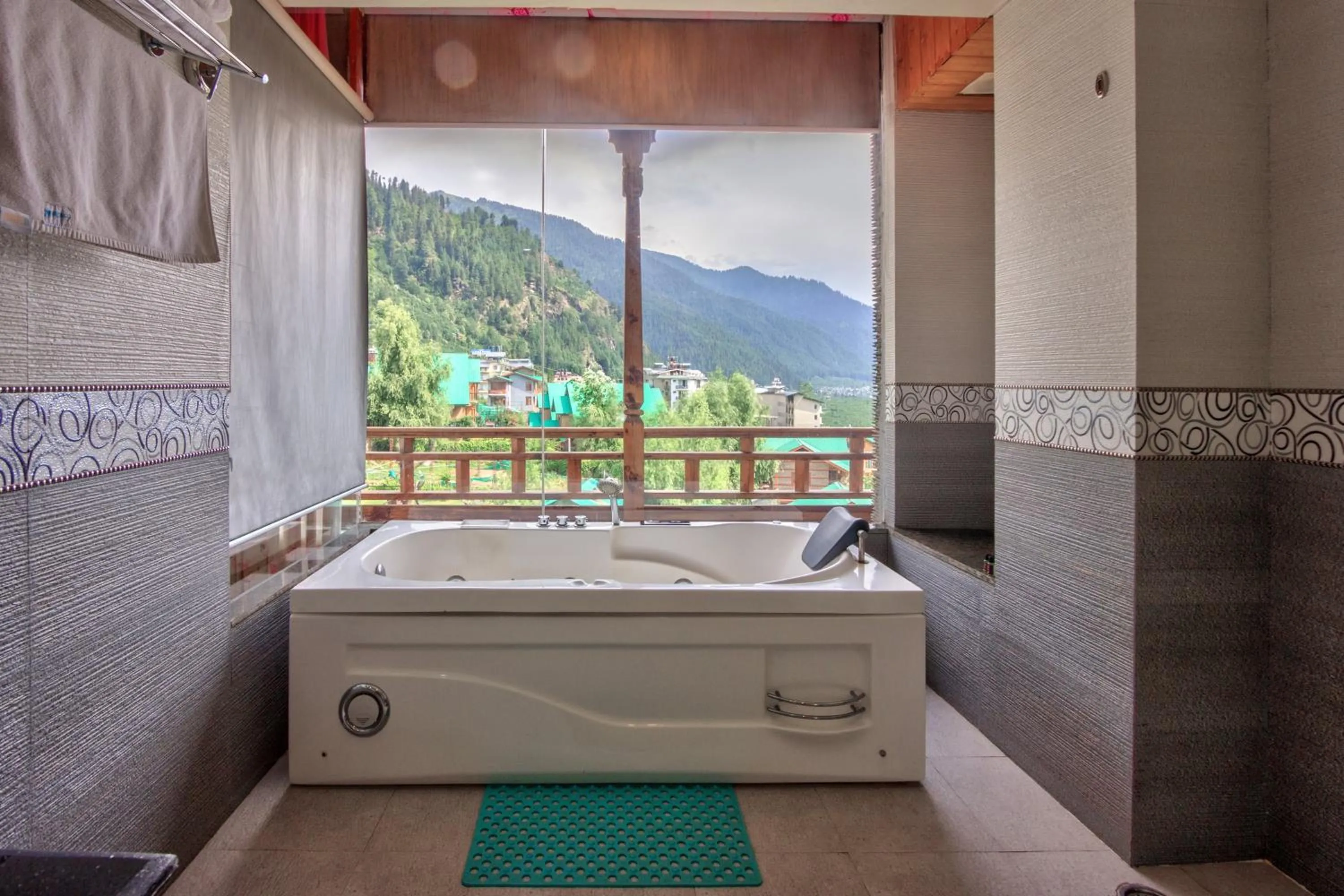 Bath in Snow Flakes Resort And Spa Centrally Heated Luxury Resort