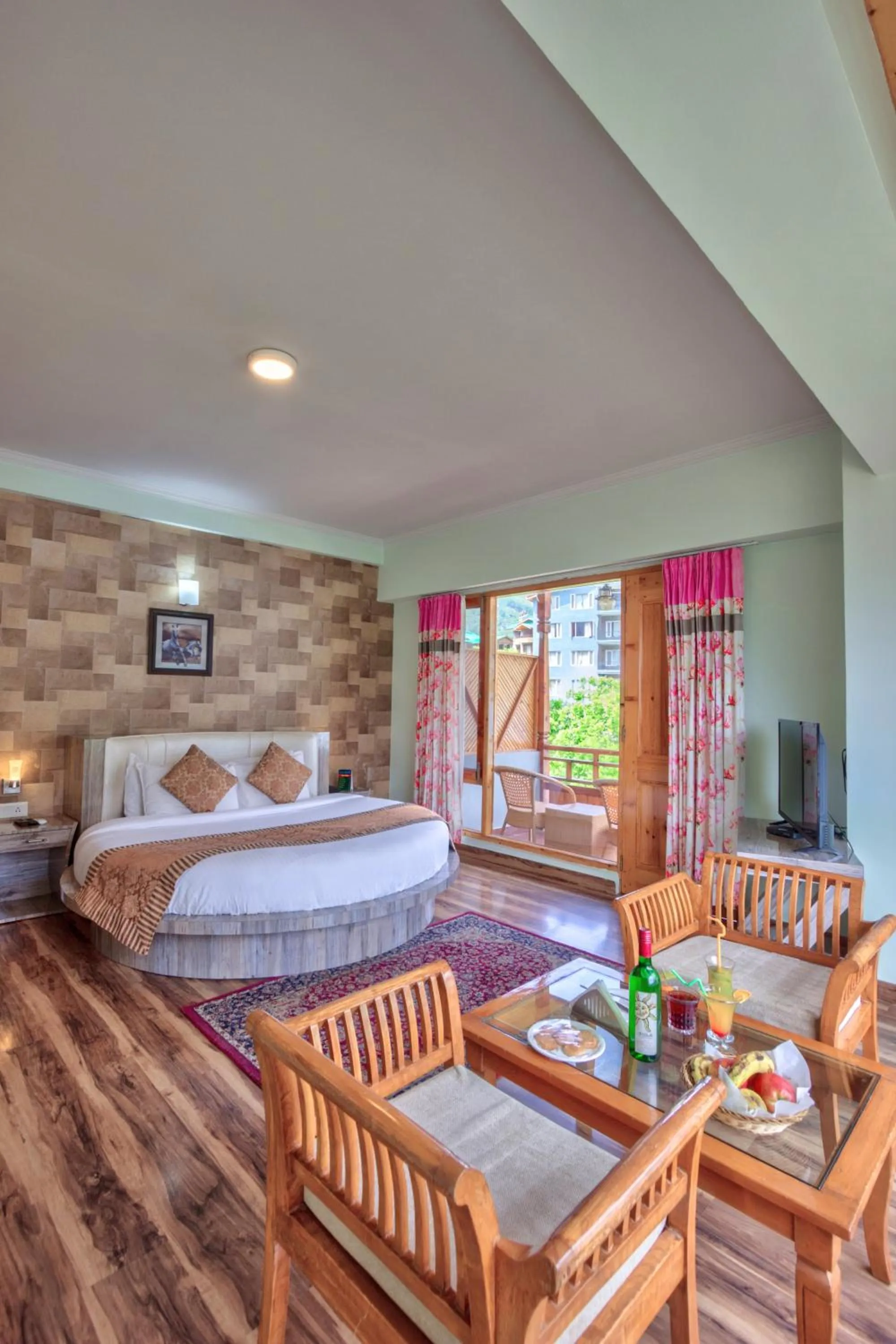 Photo of the whole room, Bed in Snow Flakes Resort And Spa Centrally Heated Luxury Resort