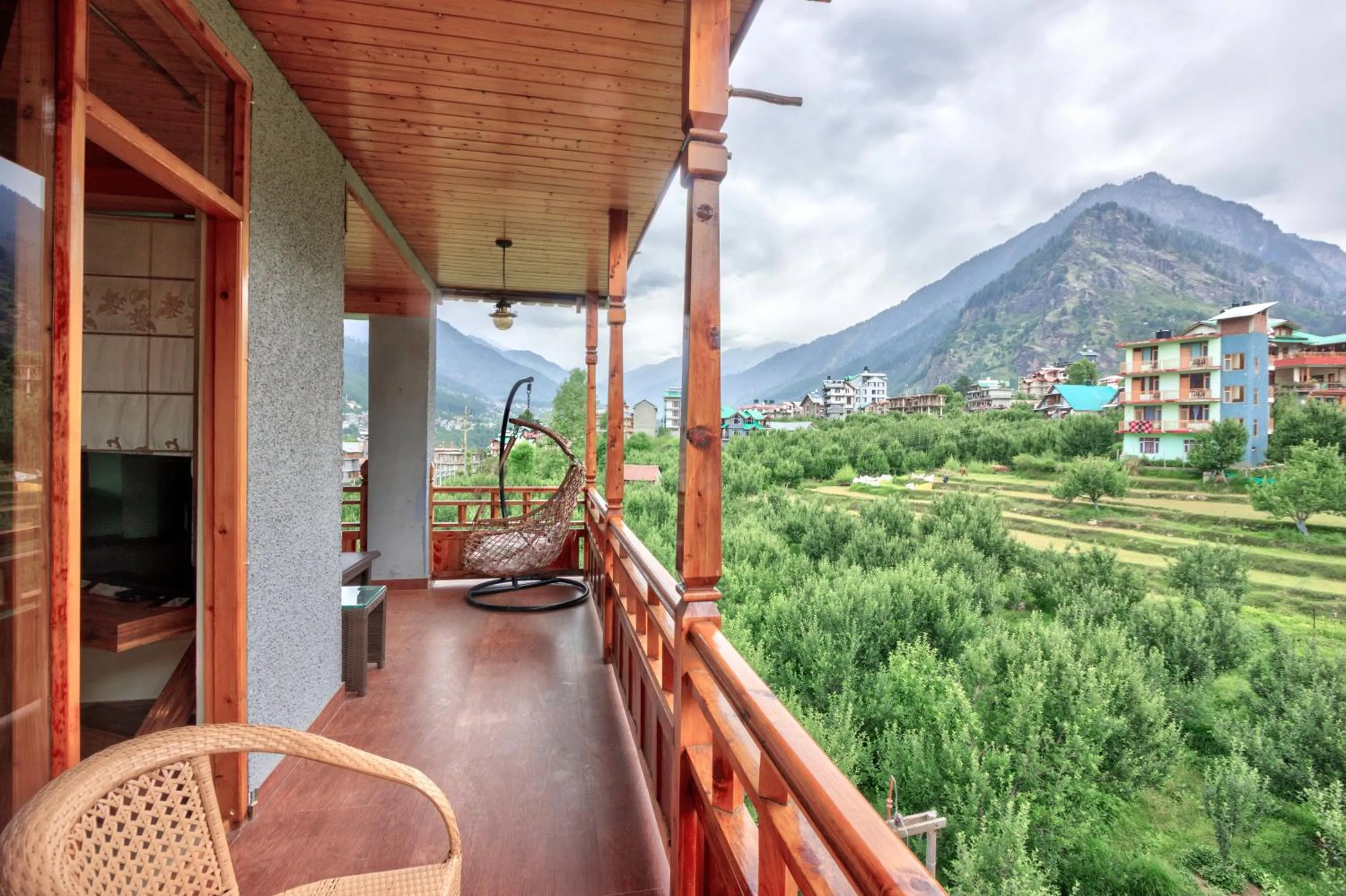 Mountain view in Snow Flakes Resort And Spa Centrally Heated Luxury Resort