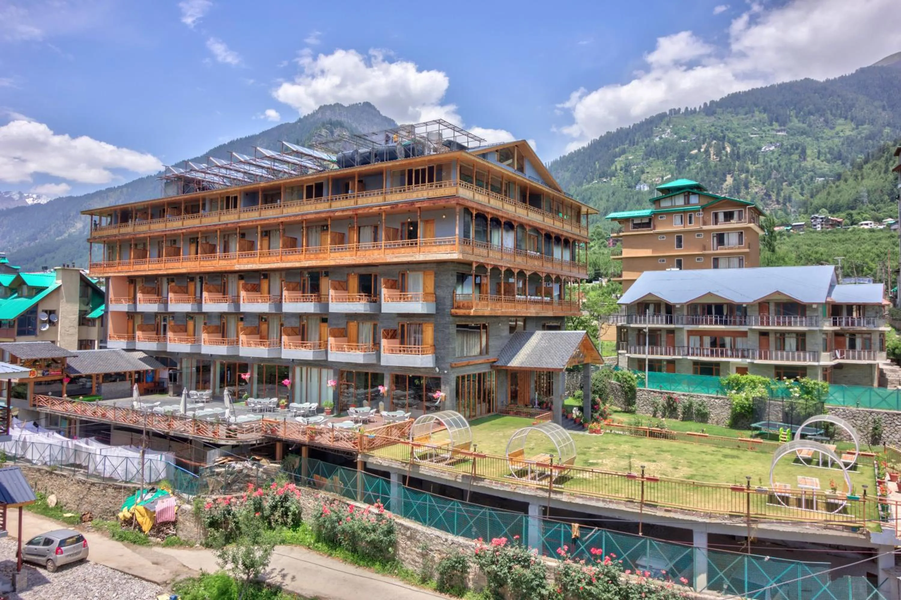 Property building in Snow Flakes Resort And Spa Centrally Heated Luxury Resort