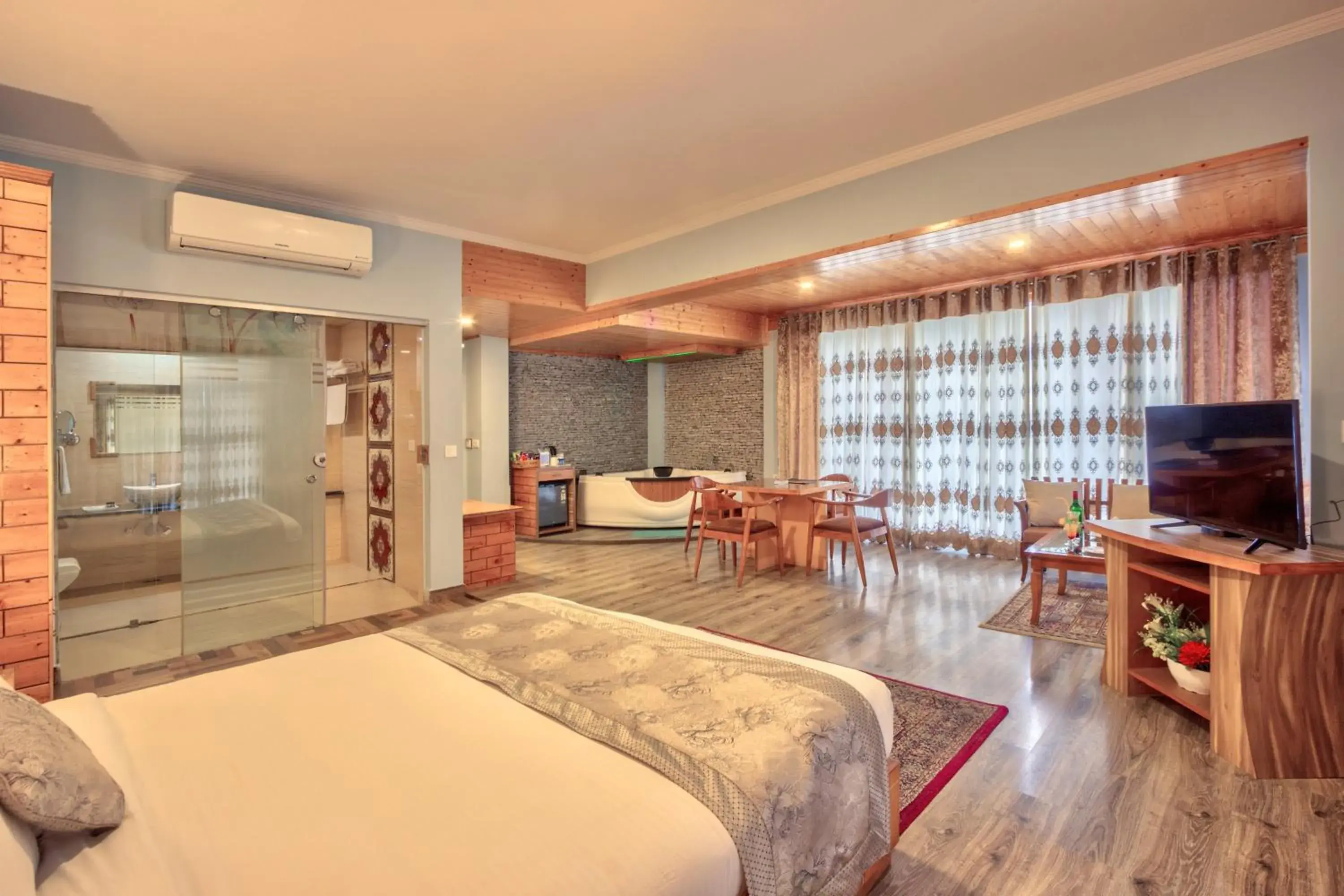 Presidential Suite in Snow Flakes Resort And Spa Centrally Heated Luxury Resort Presidential Suite in Snow Flakes Resort And Spa Centrally Heated Luxury Resort