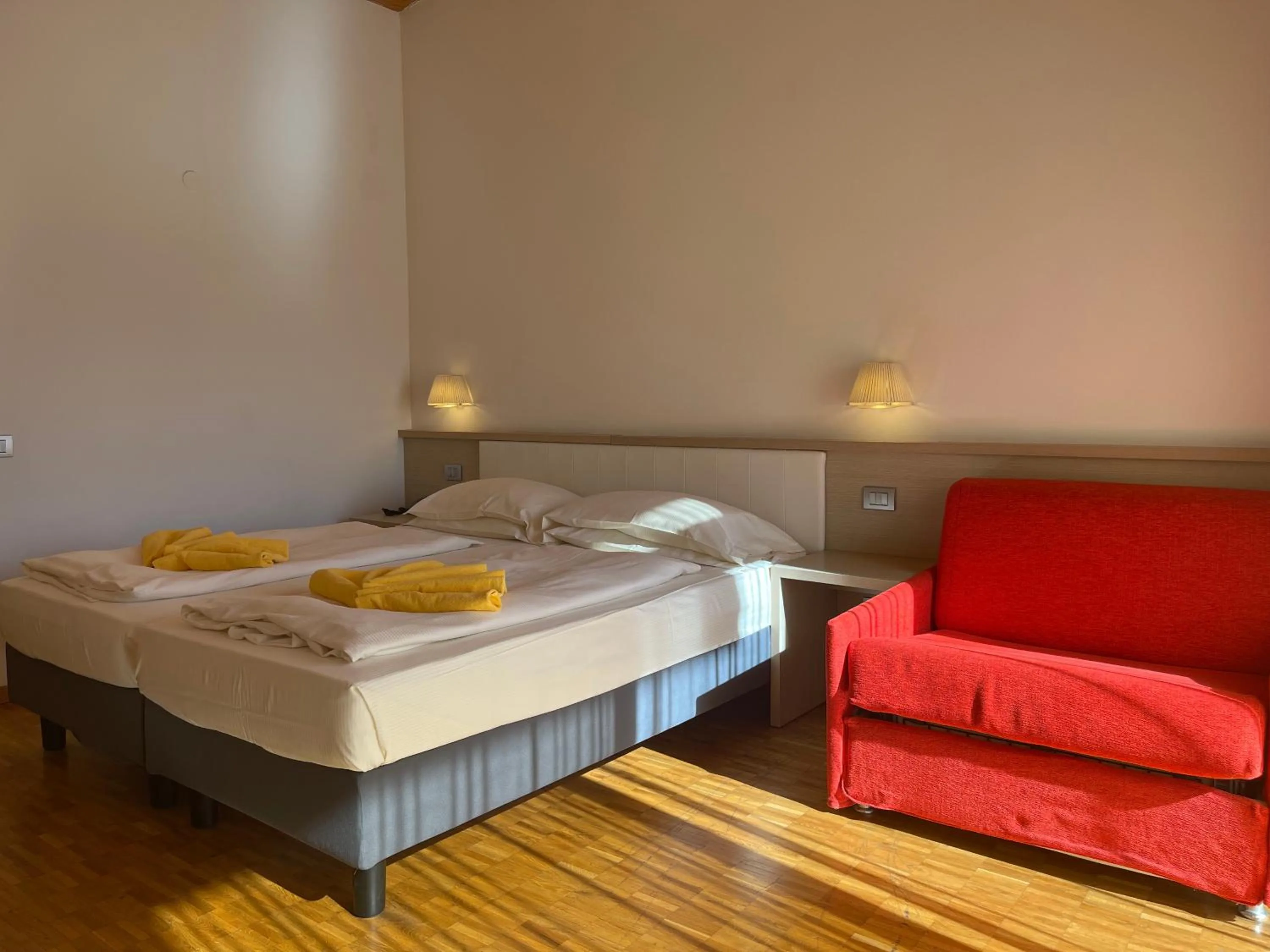 Bedroom, Bed in Garda Sporting Club Hotel