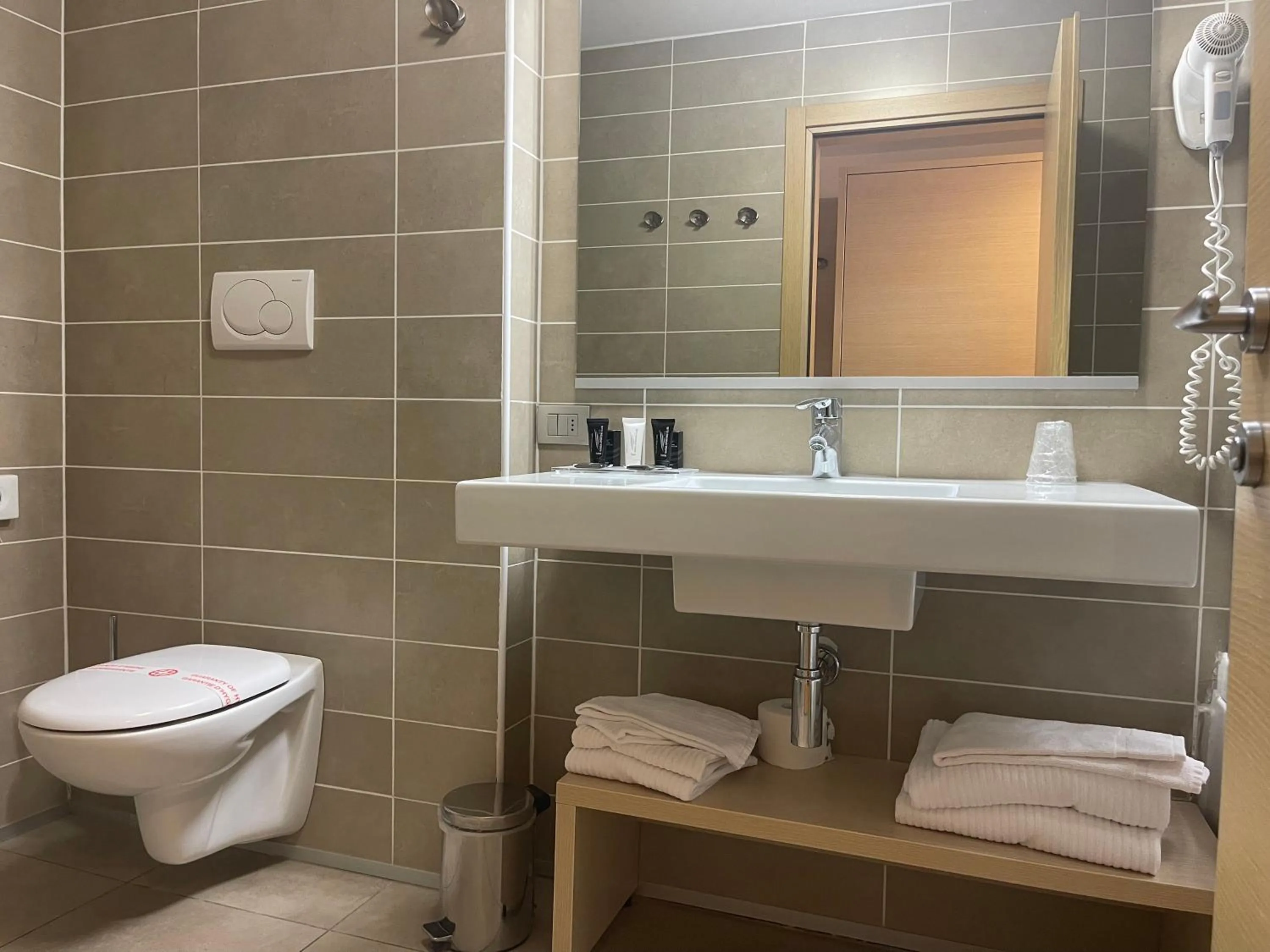 Bathroom in Garda Sporting Club Hotel