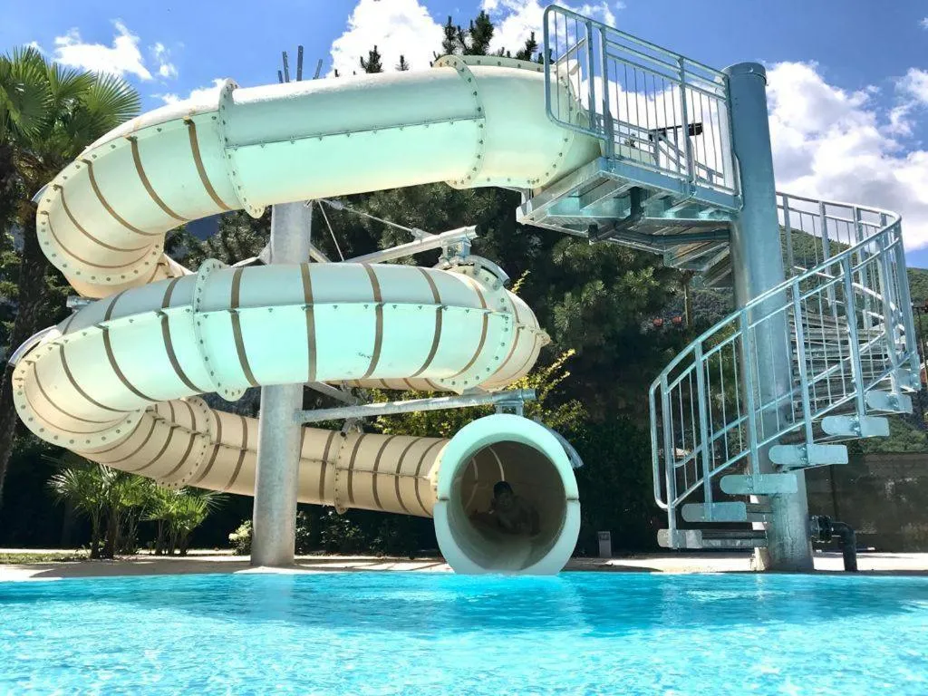 Swimming pool in Garda Sporting Club Hotel