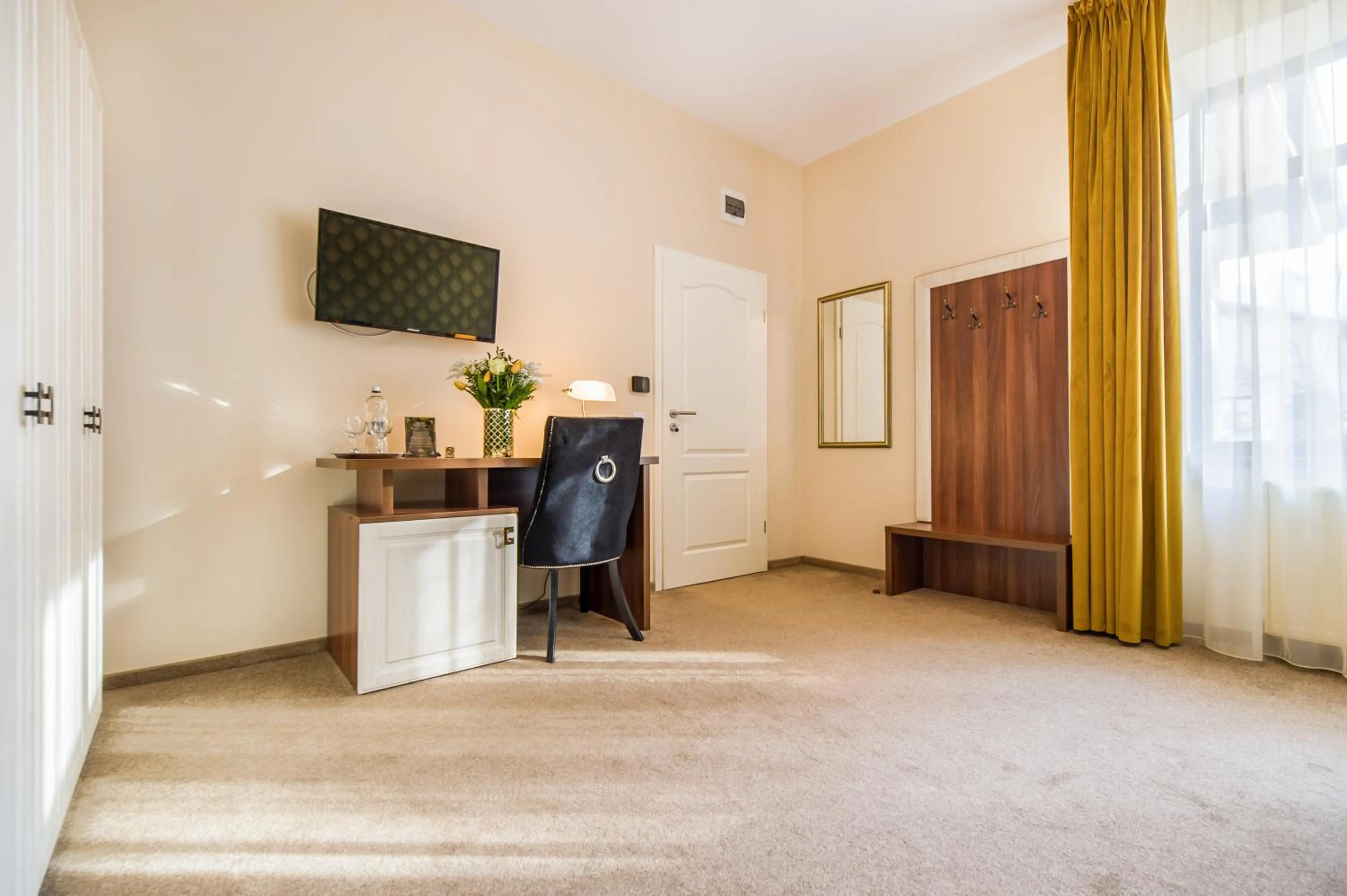 Communal lounge/ TV room in Casa Moritz