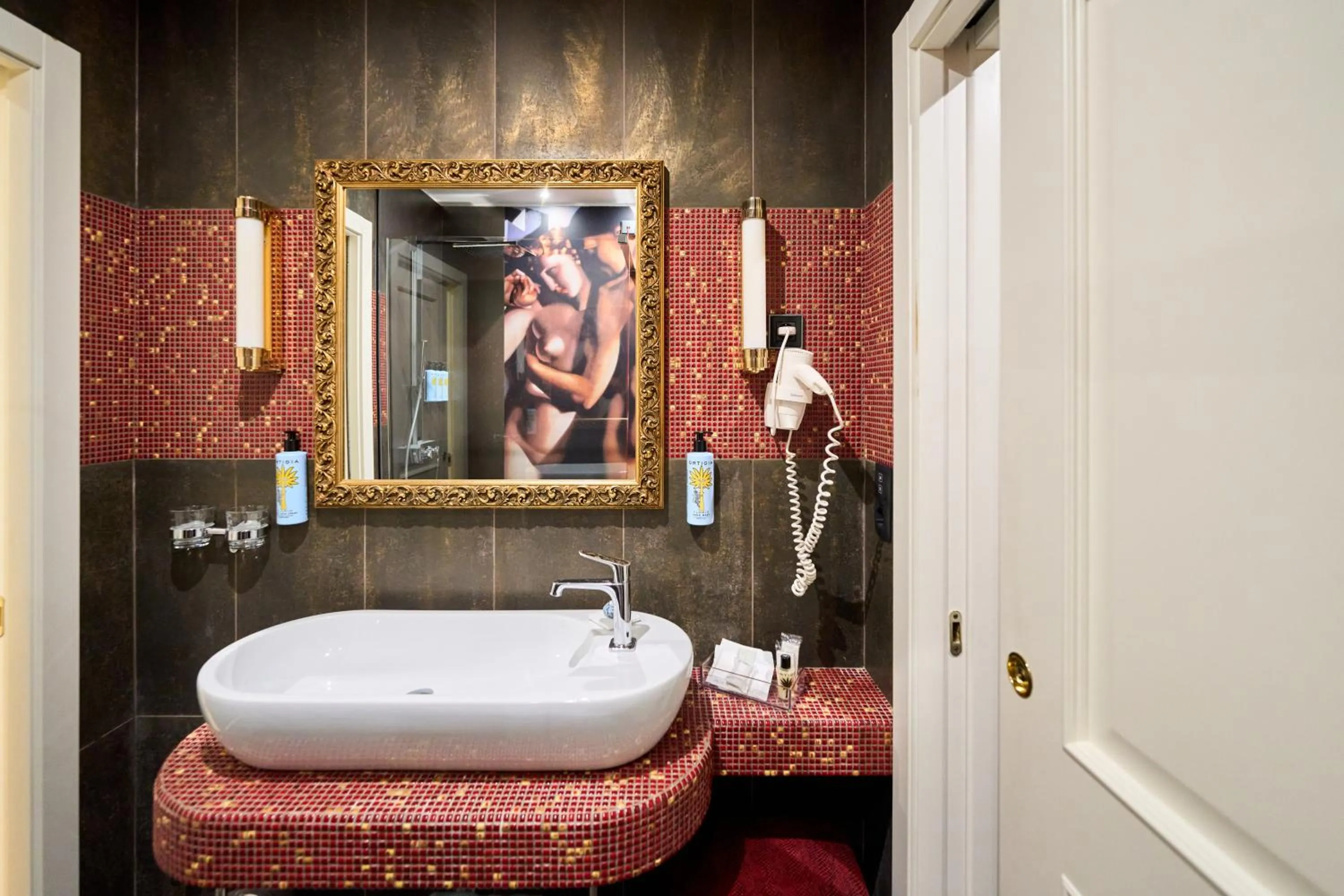 Bathroom in Parc Hotel Flora S