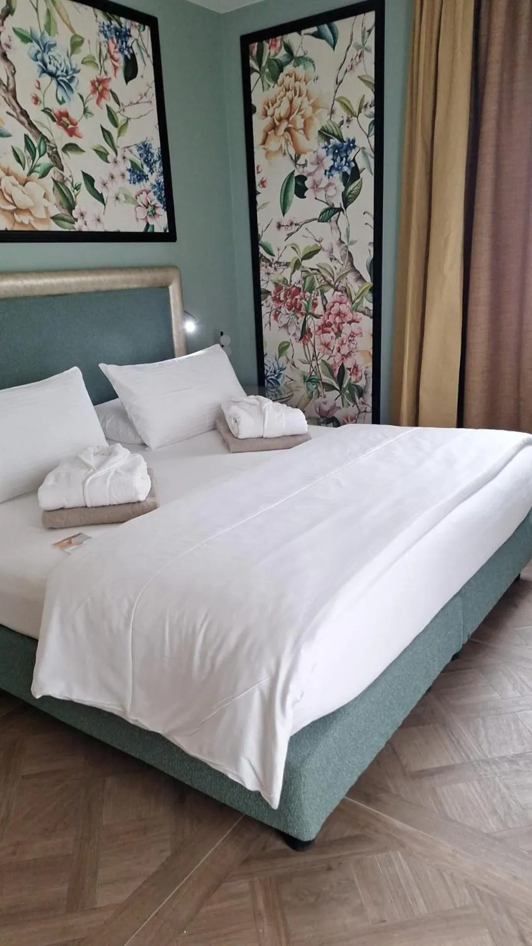 Bedroom, Bed in Parc Hotel Flora S