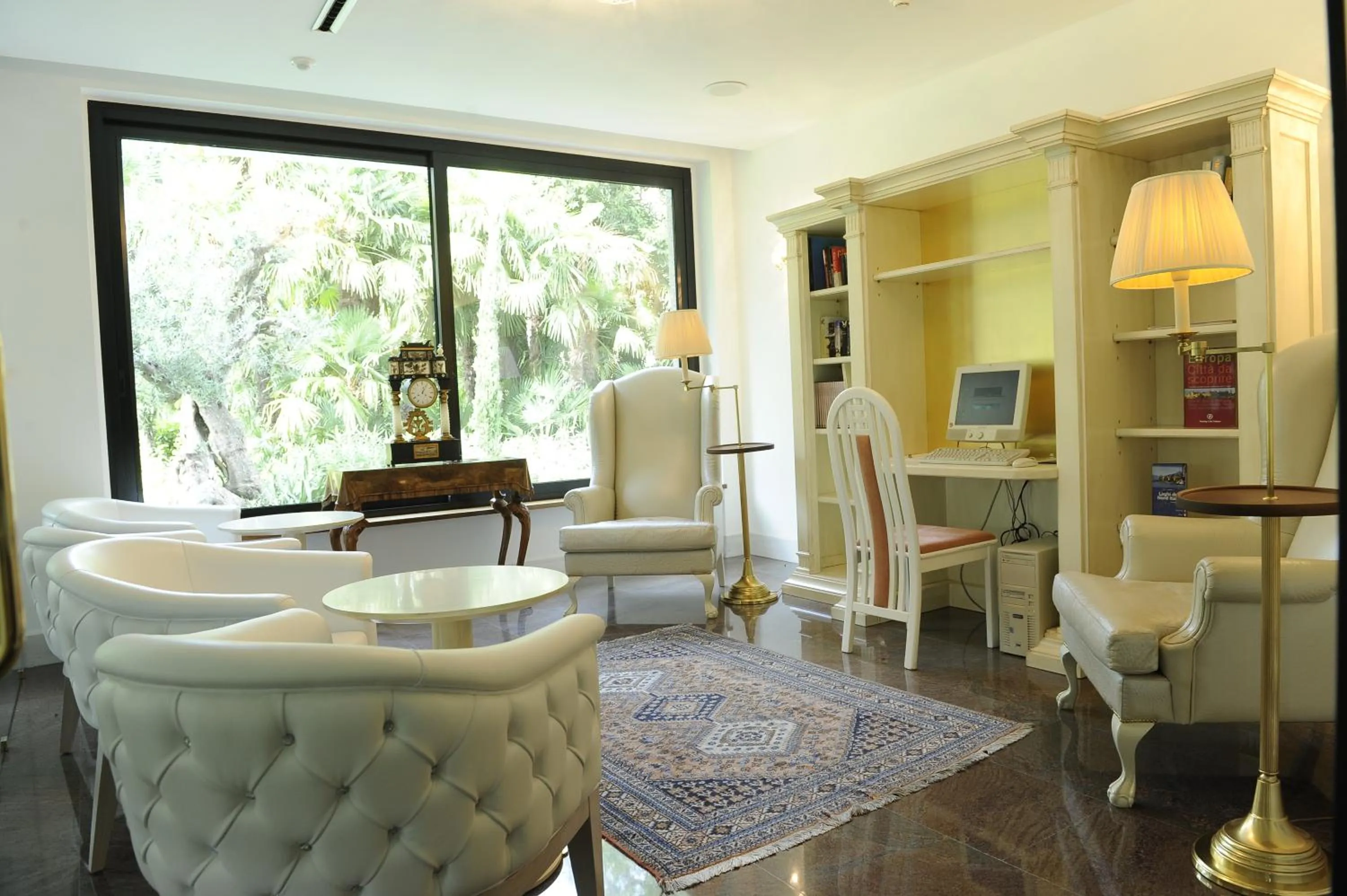 Library in Parc Hotel Flora S