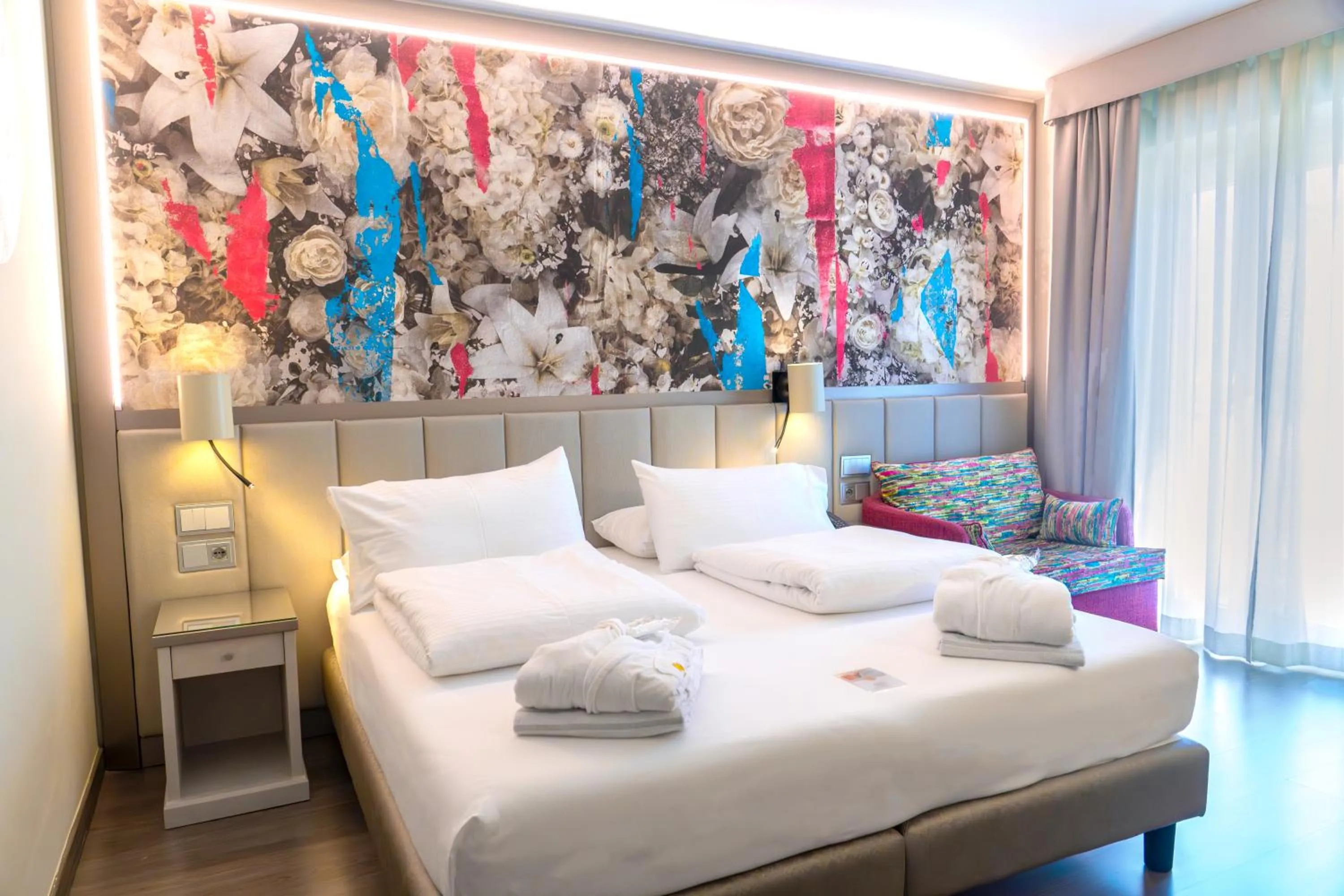 Bedroom, Bed in Parc Hotel Flora S