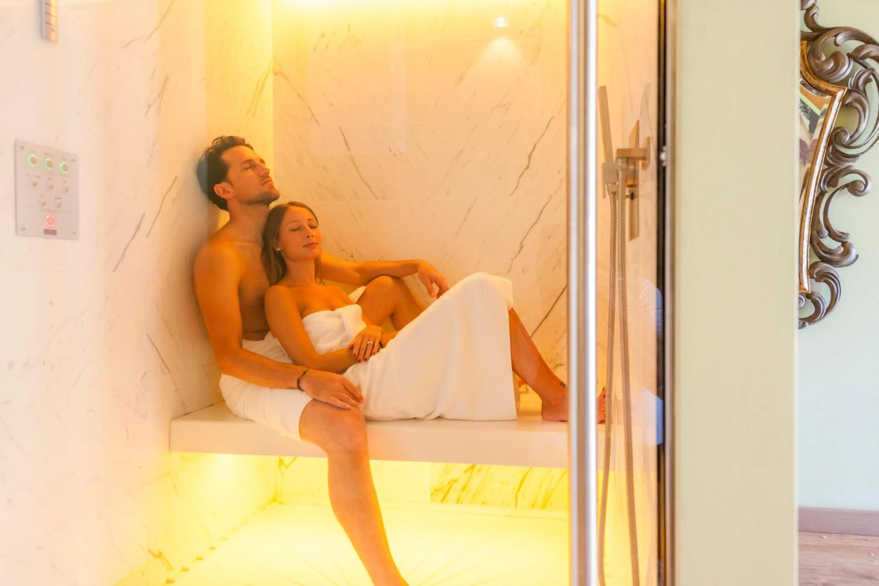 Steam room in Parc Hotel Flora S