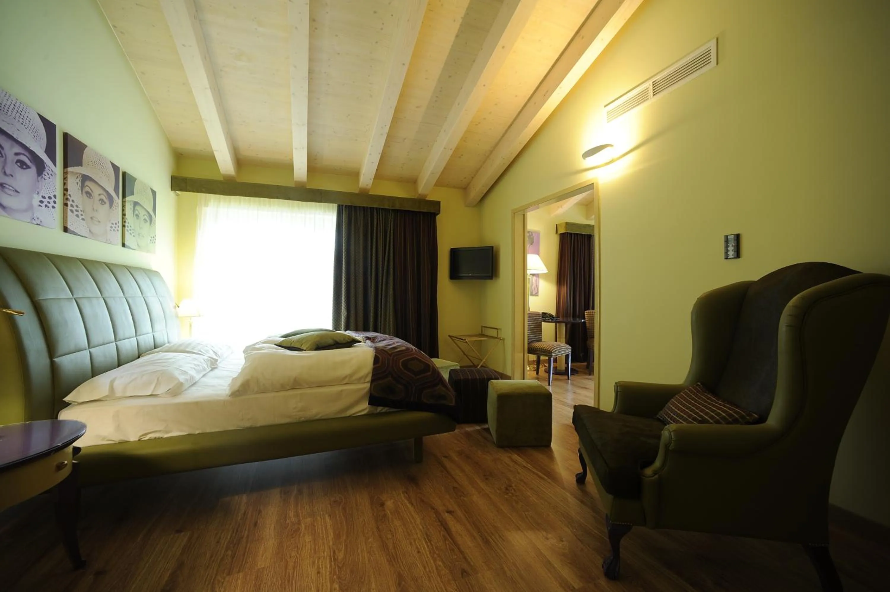 Photo of the whole room, Bed in Parc Hotel Flora S