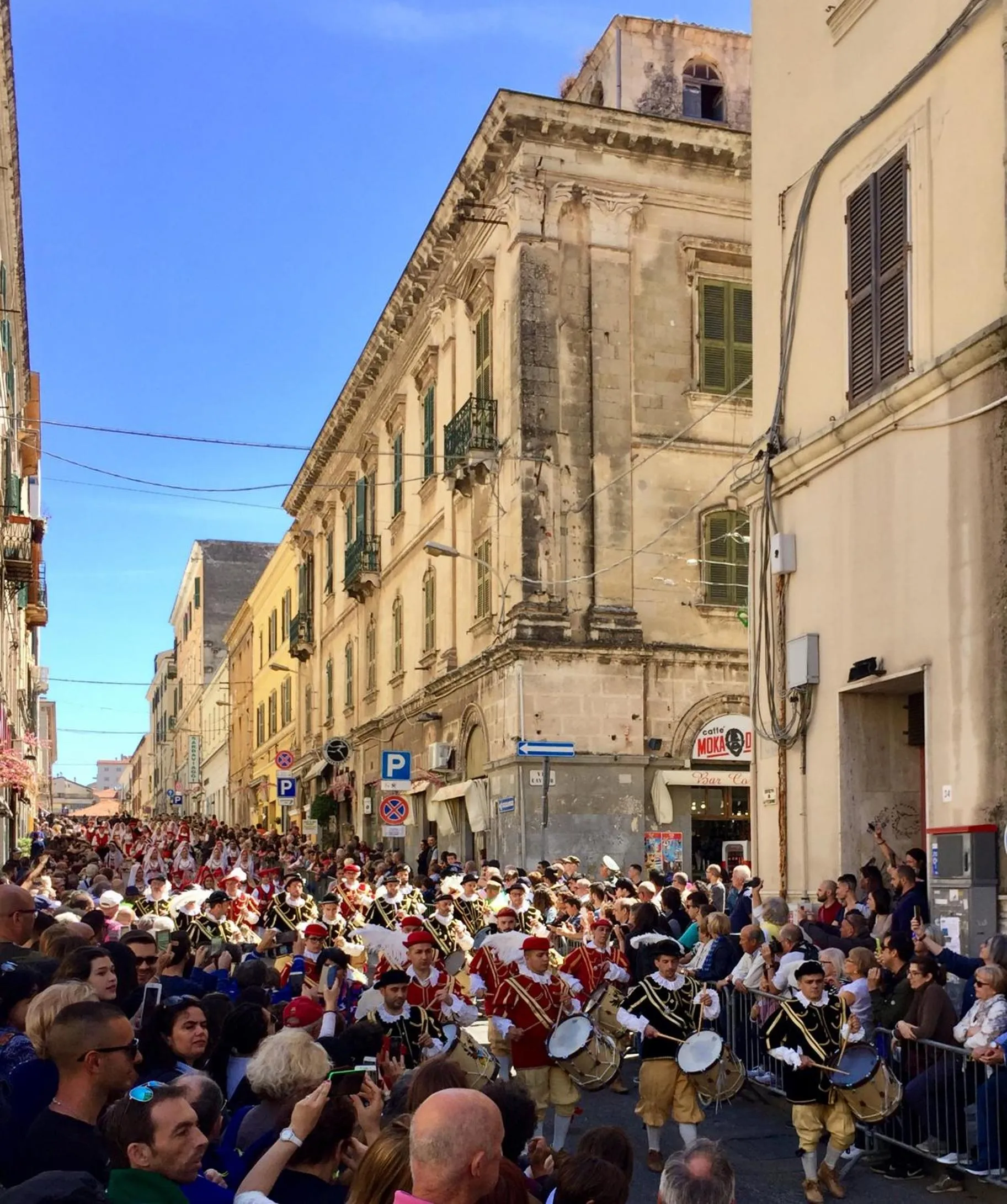 On site in Angioy 18