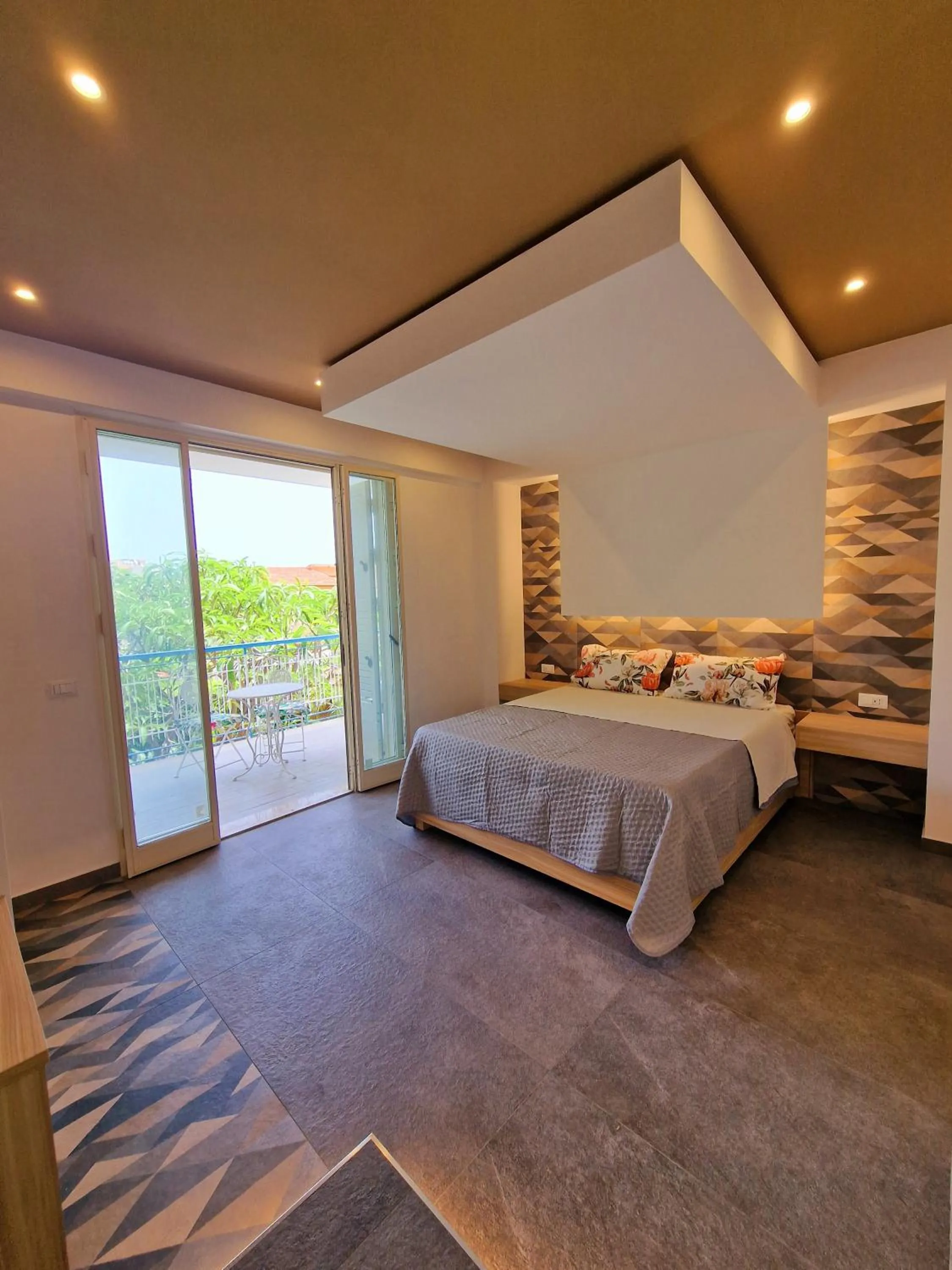 Bed in Mongibello Palace B&B