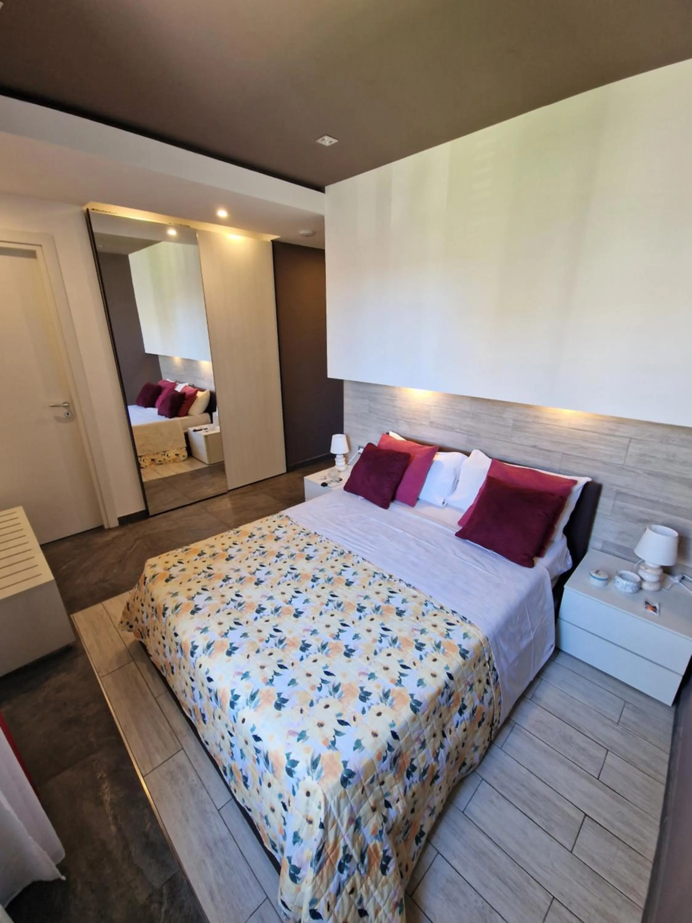 Bed in Mongibello Palace B&B