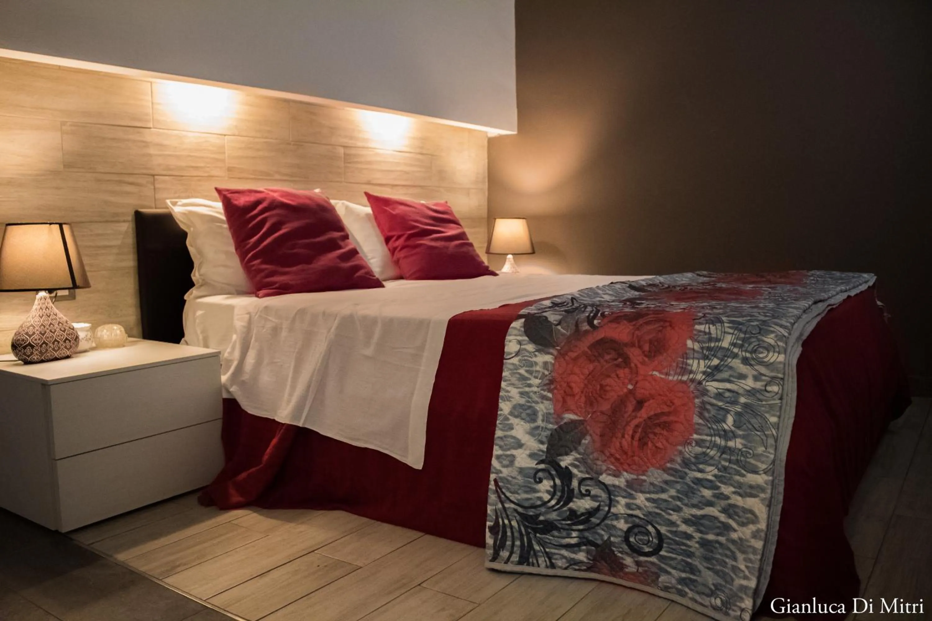 Bed in Mongibello Palace B&B