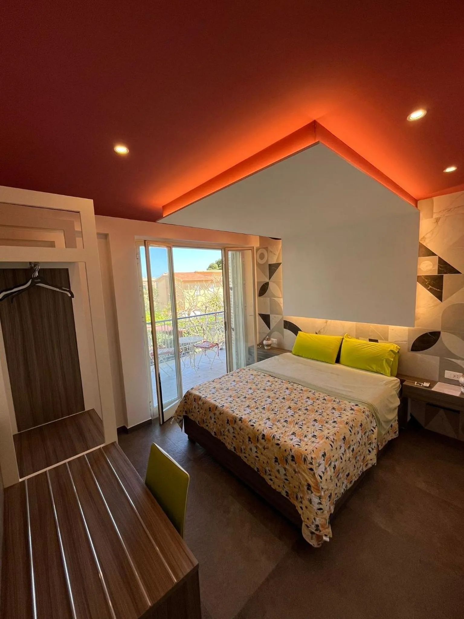 Bed in Mongibello Palace B&B