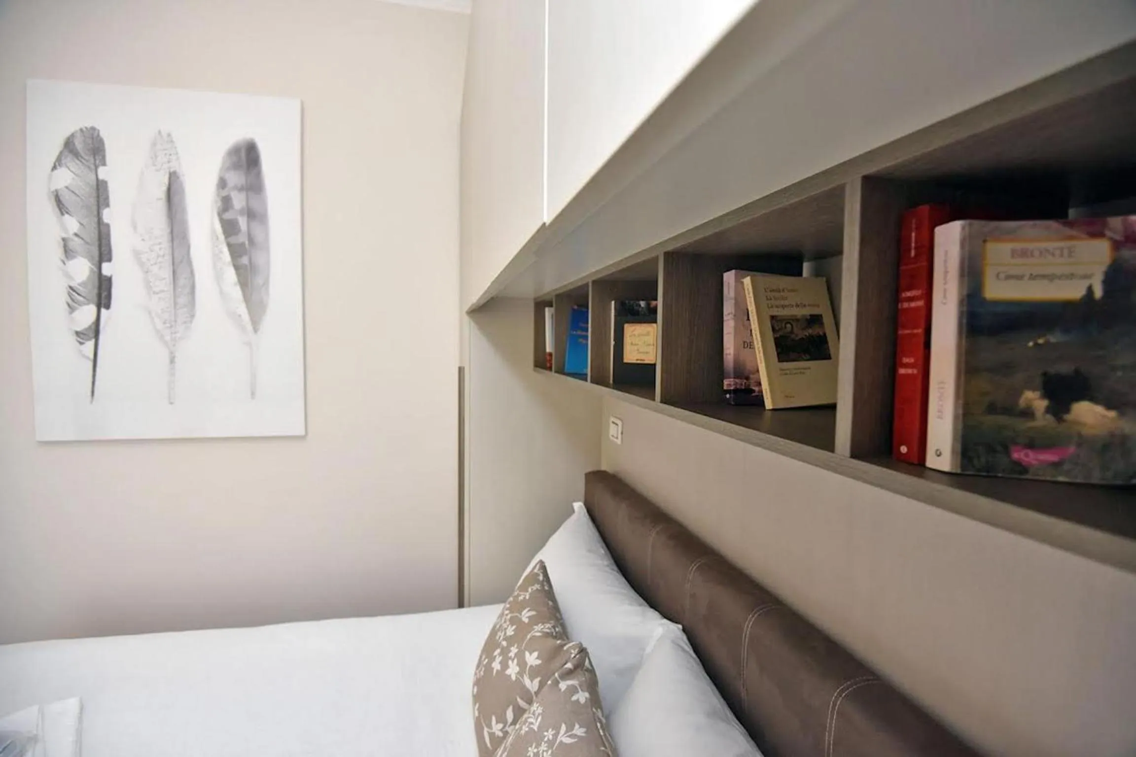 Library, Bed in B&B Paradiso Relais