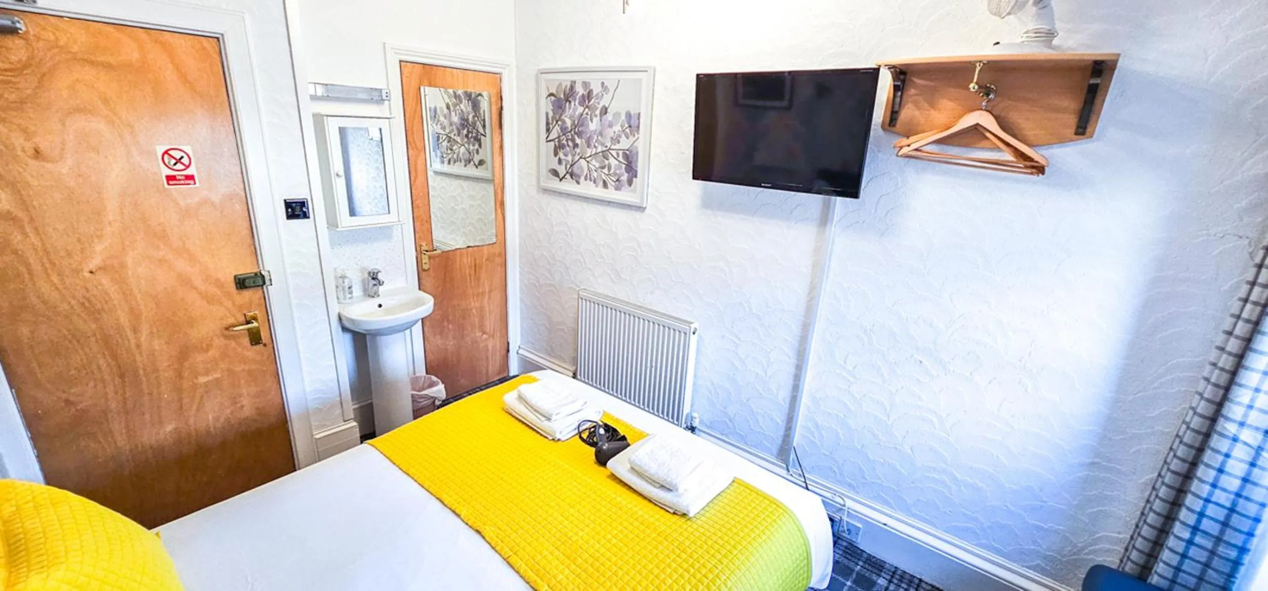 Bedroom, Bed in mySTAYINN Kinloch Lodge