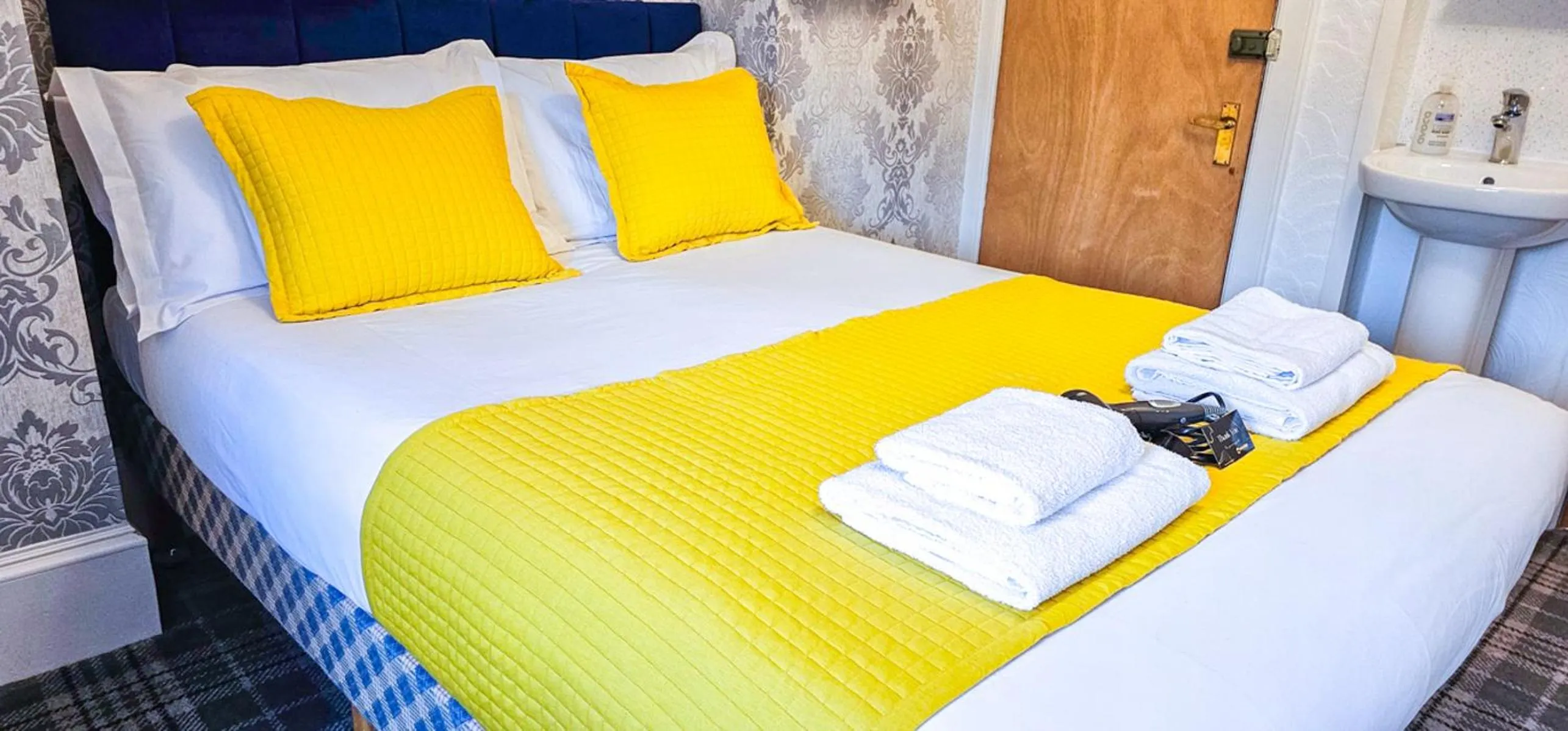 Bedroom, Bed in mySTAYINN Kinloch Lodge