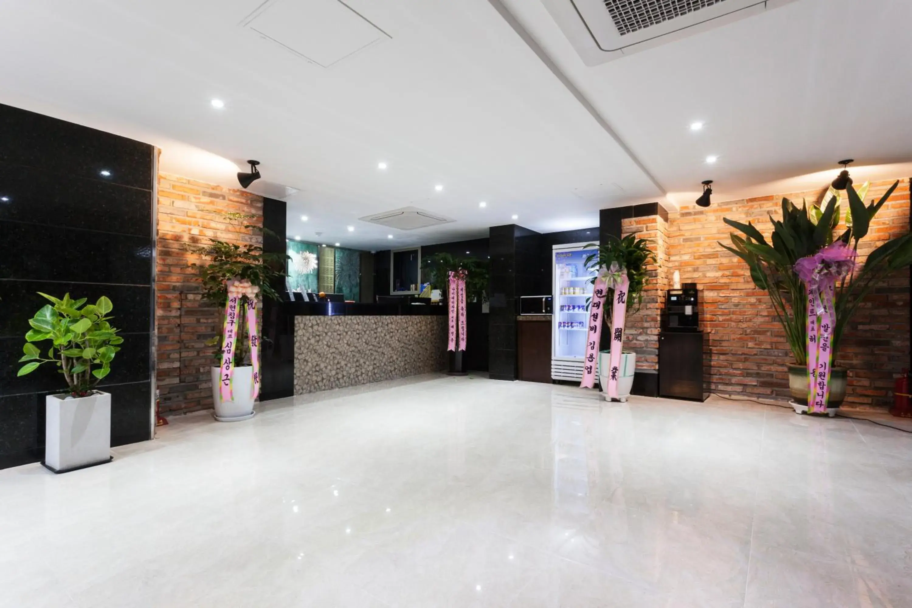 Property building in Hotel Leaders Property building in Hotel Leaders