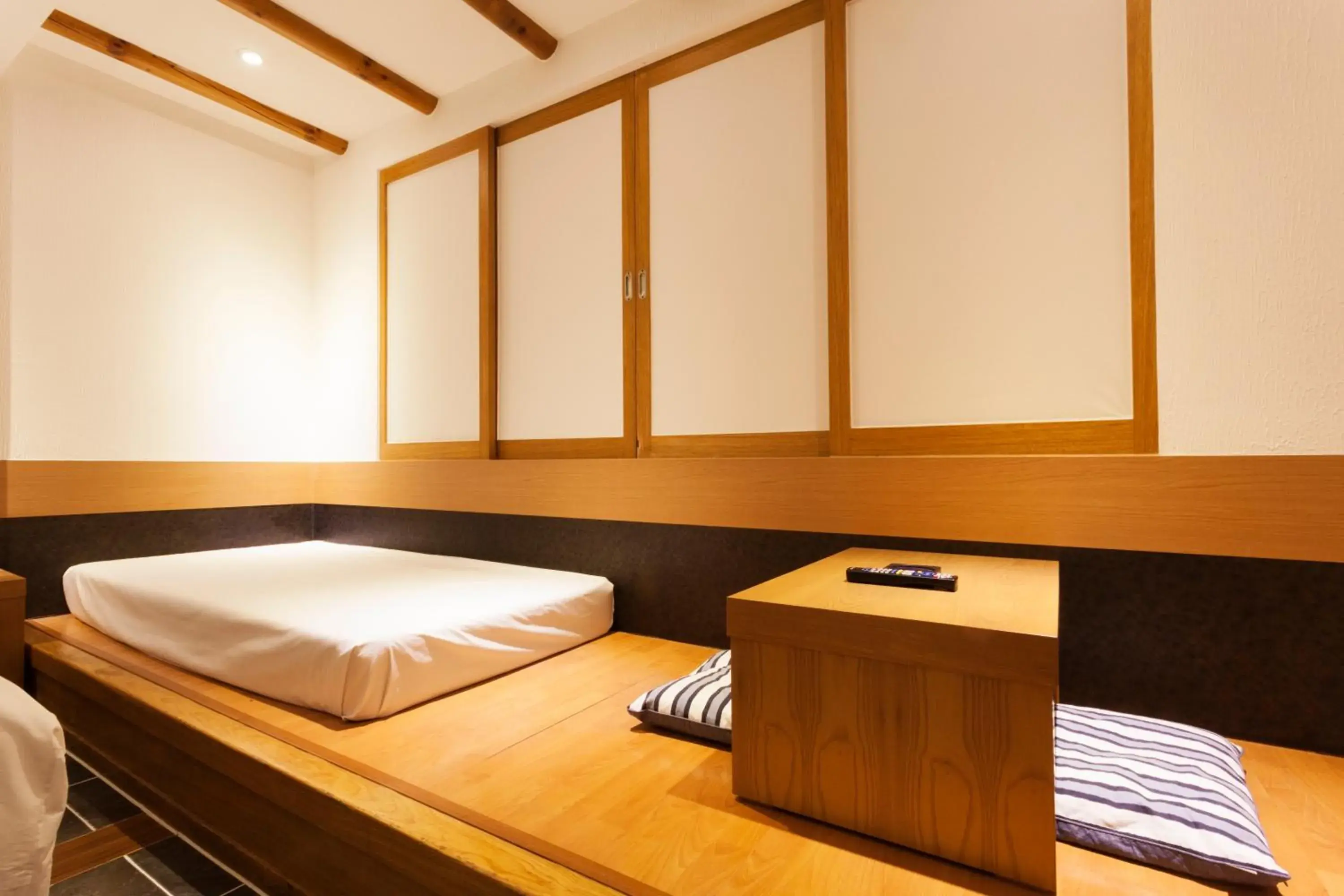 Bed in Hotel Leaders Bed in Hotel Leaders