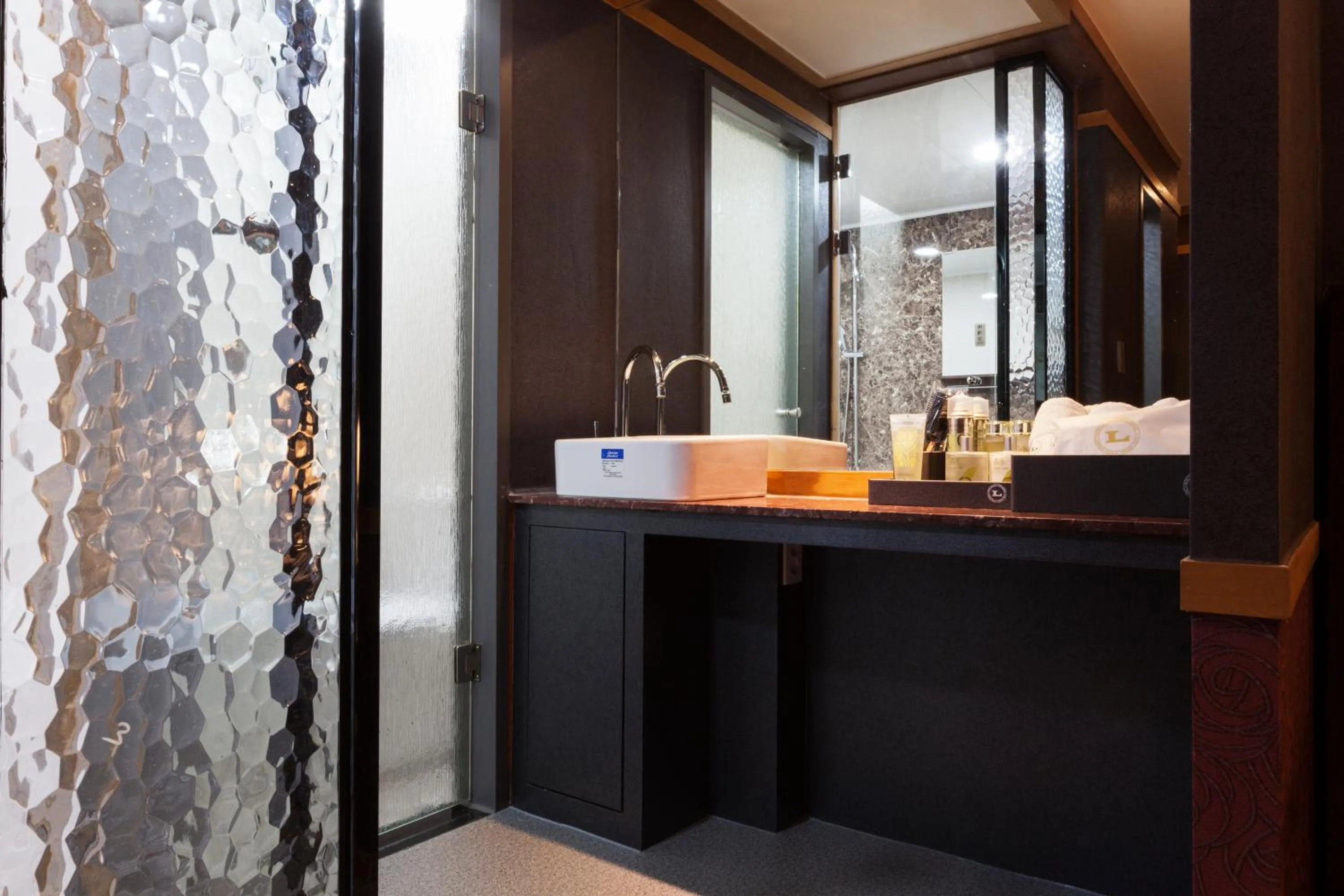 TV and multimedia in Hotel Leaders