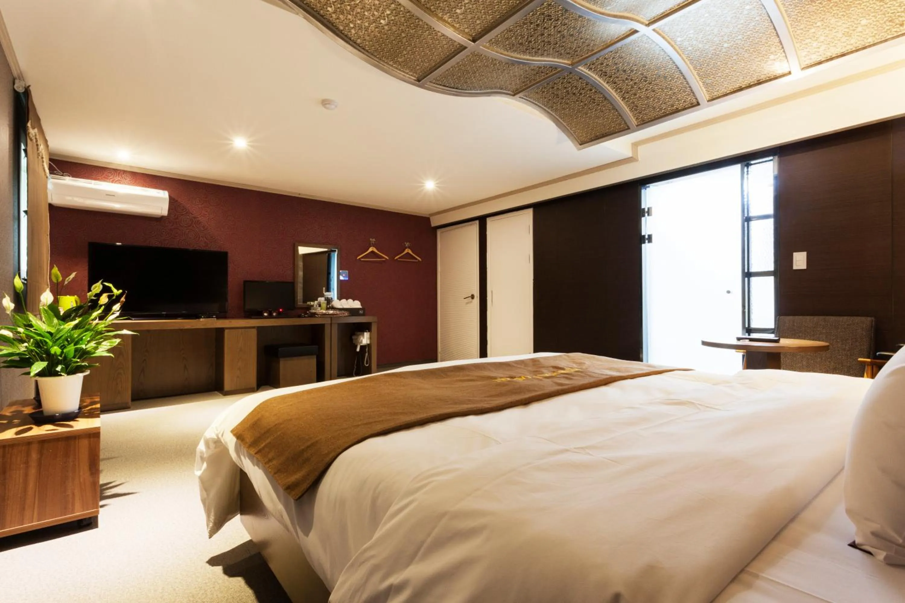 TV and multimedia, Bed in Hotel Leaders