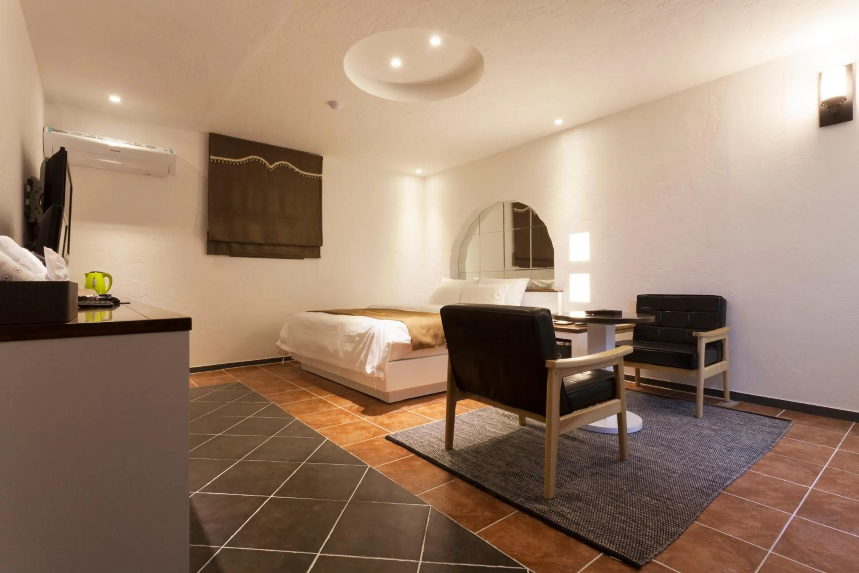 TV and multimedia, Bed in Hotel Leaders