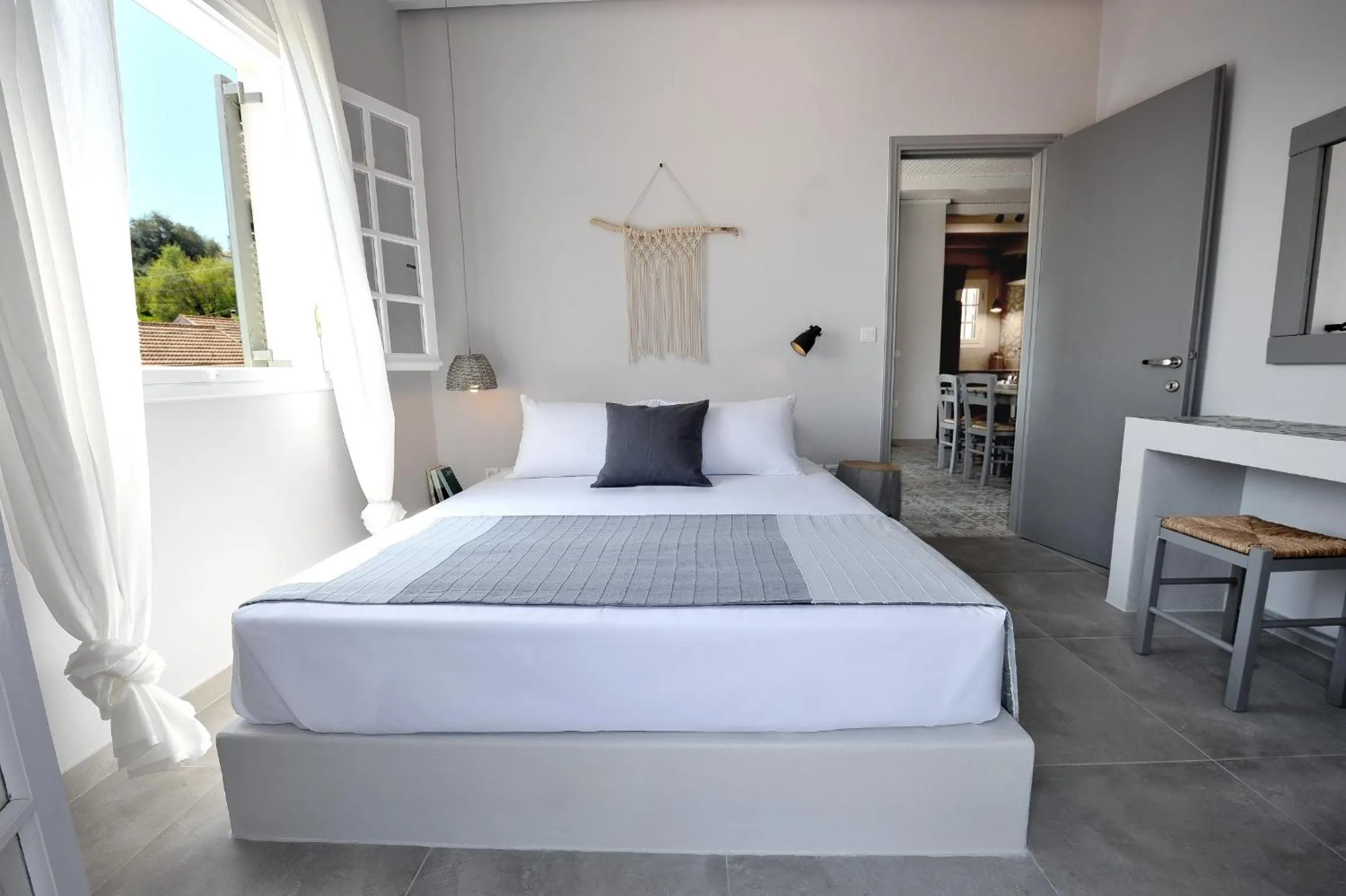 Alia Luxury Apartment