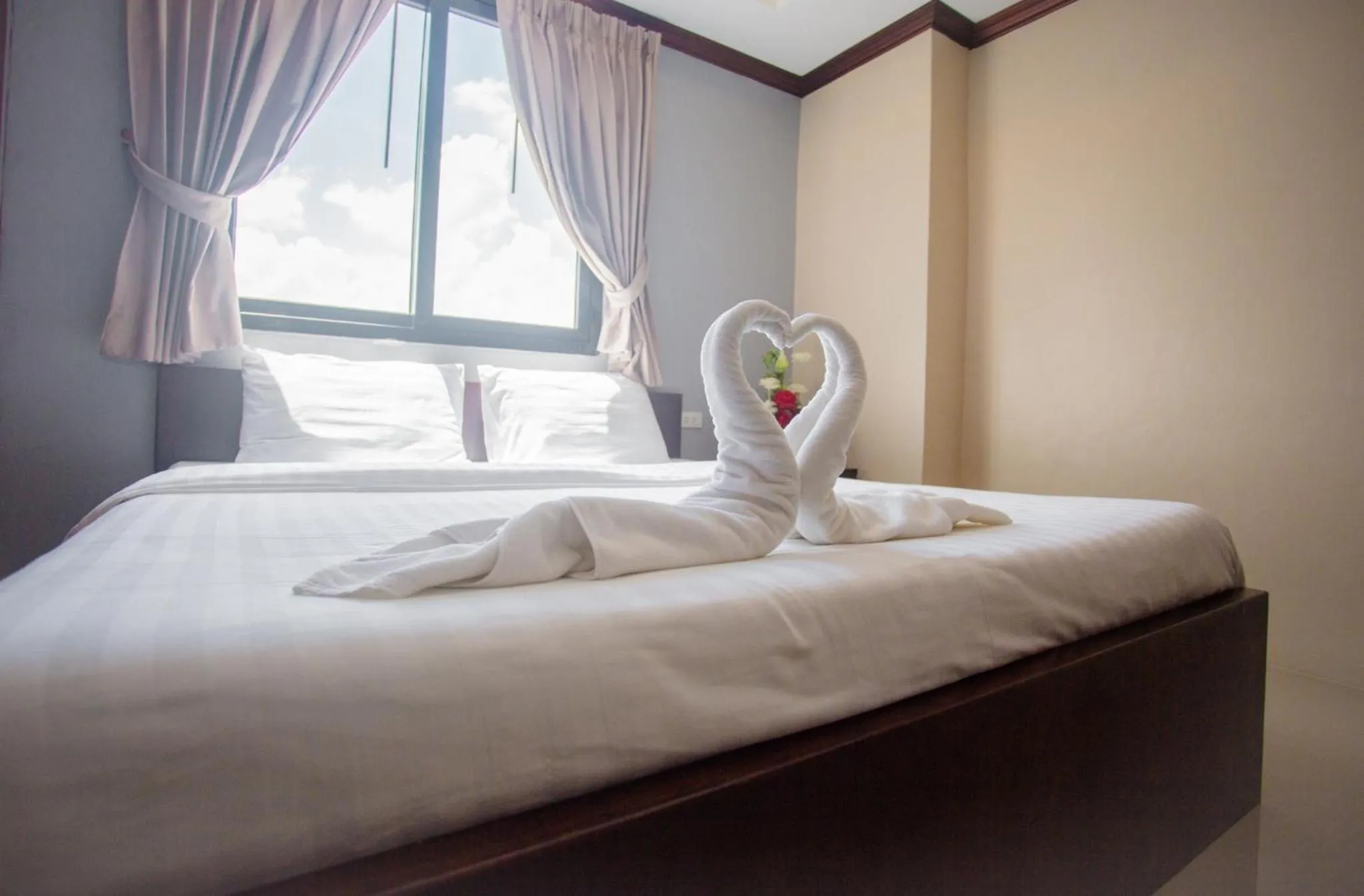 Bedroom, Bed in The Glasshouse place