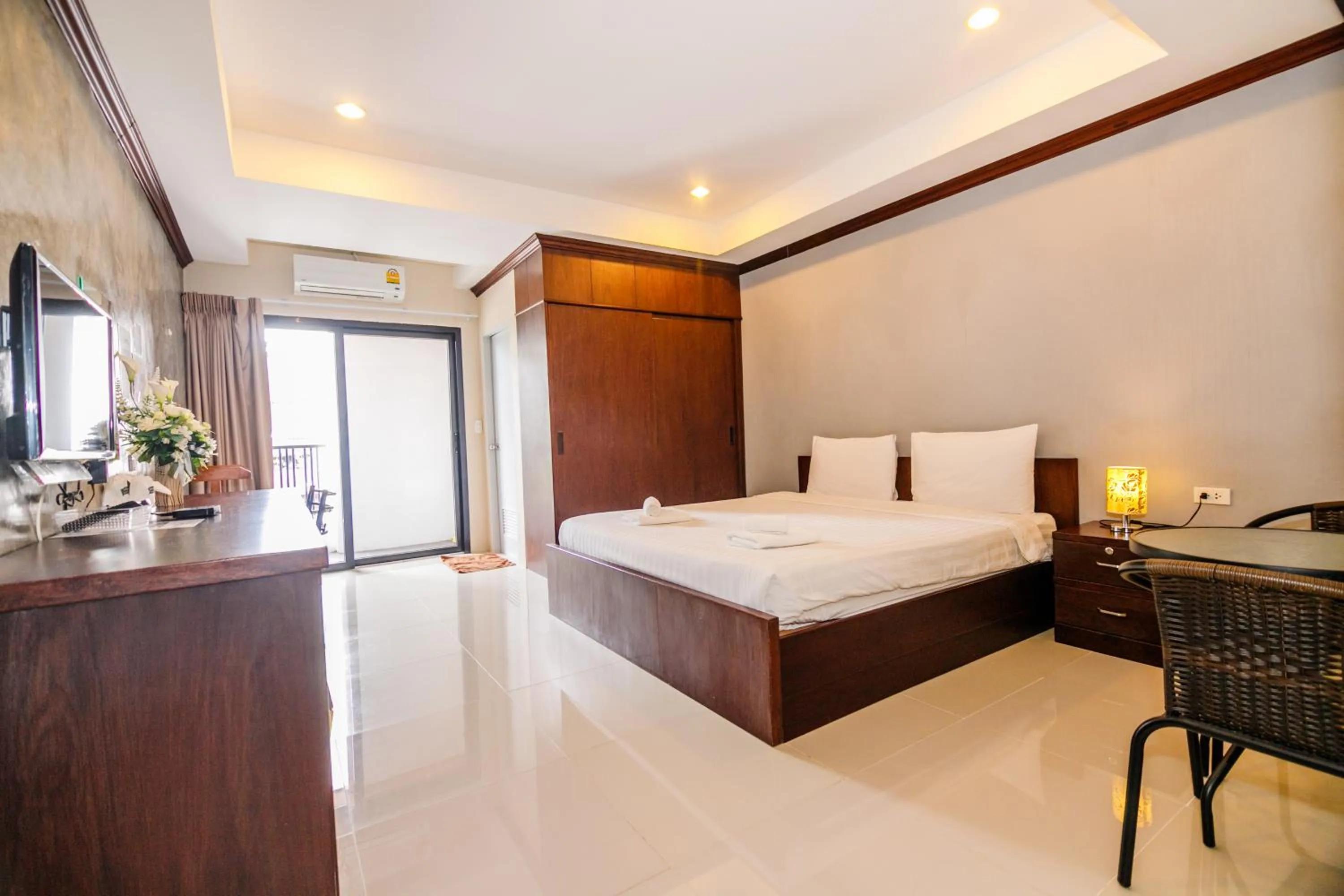 Bedroom, Bed in The Glasshouse place