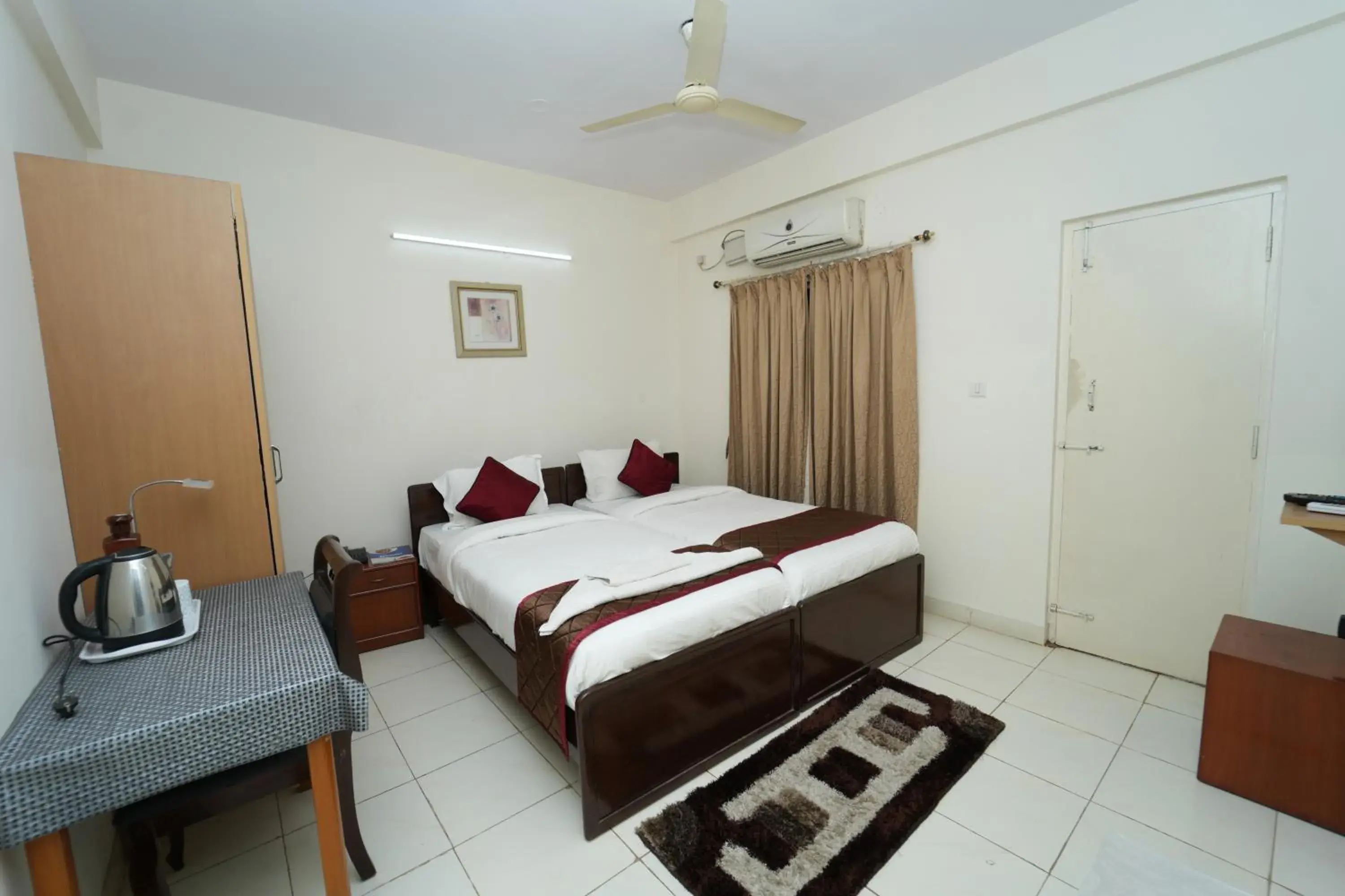 Deluxe Twin Room in The Altruist Business Stays Bellandur-1 Deluxe Twin Room in The Altruist Business Stays Bellandur-1