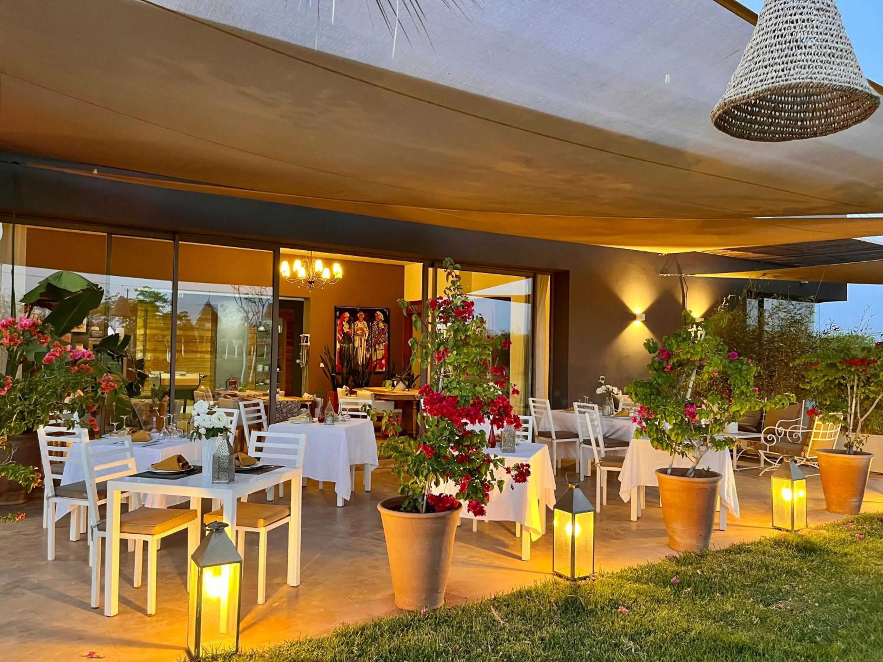 Restaurant/places to eat in Villa Jardins D'Isa