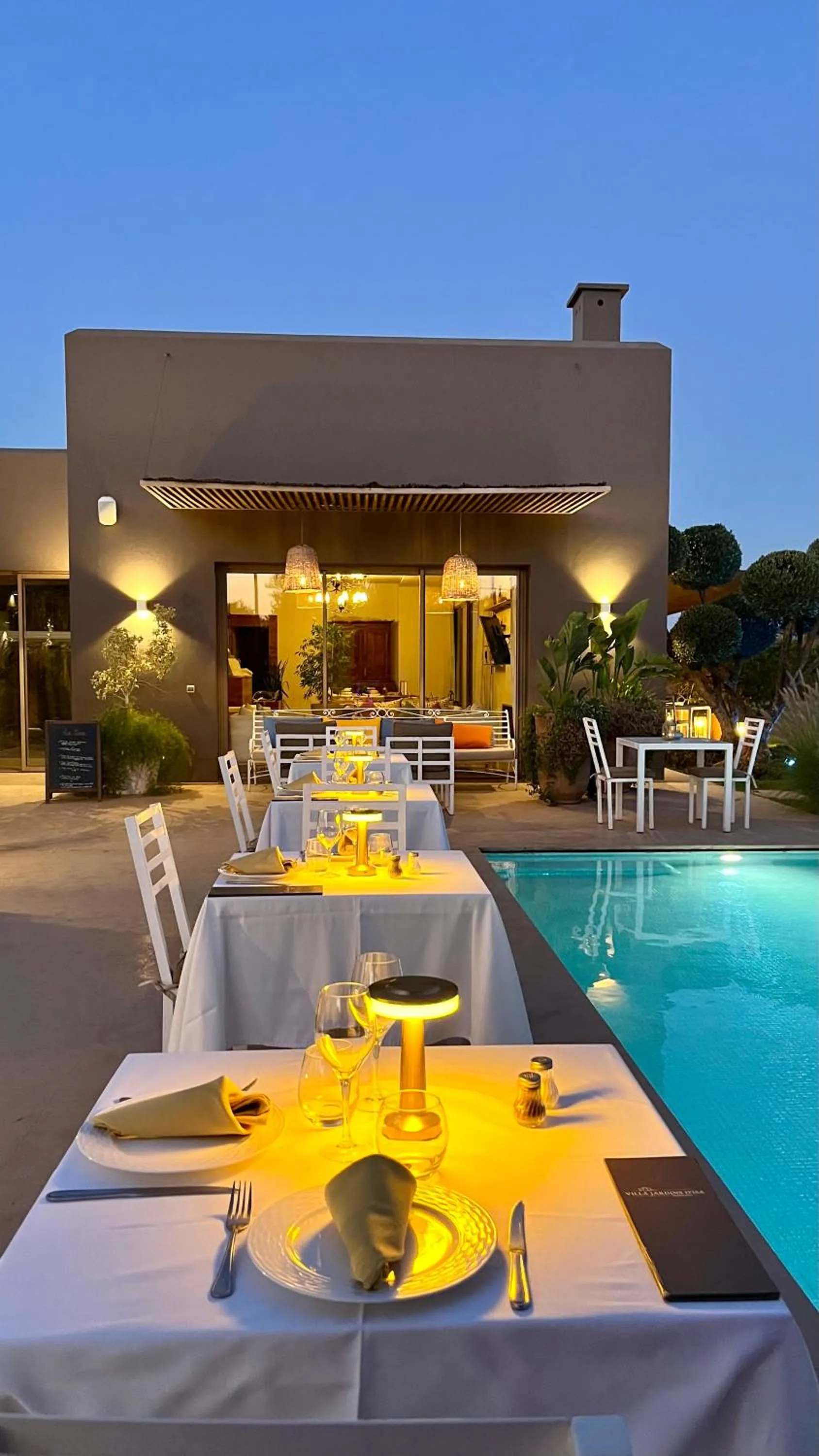 Restaurant/places to eat in Villa Jardins D'Isa