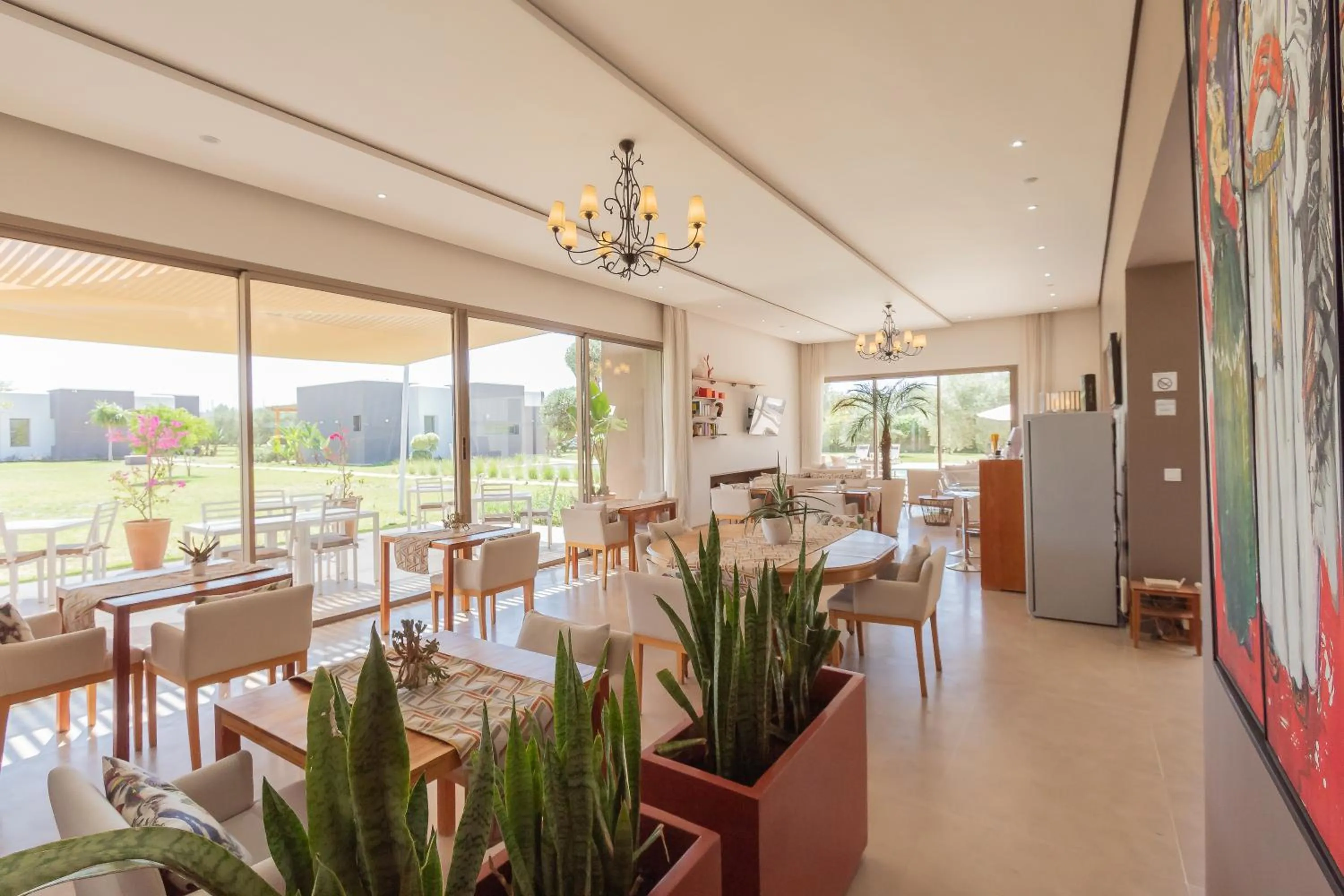 Restaurant/places to eat in Villa Jardins D'Isa