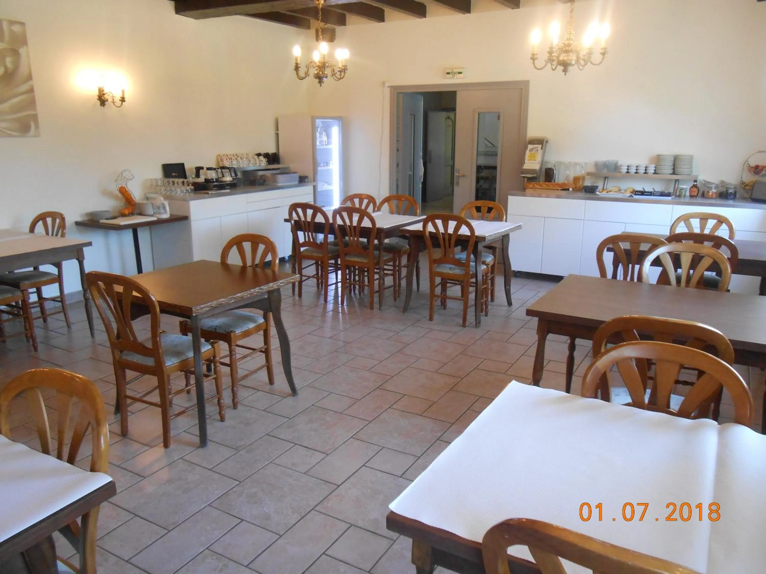 Food and drinks in Le Relais des Primeurs LOGIS HOTEL