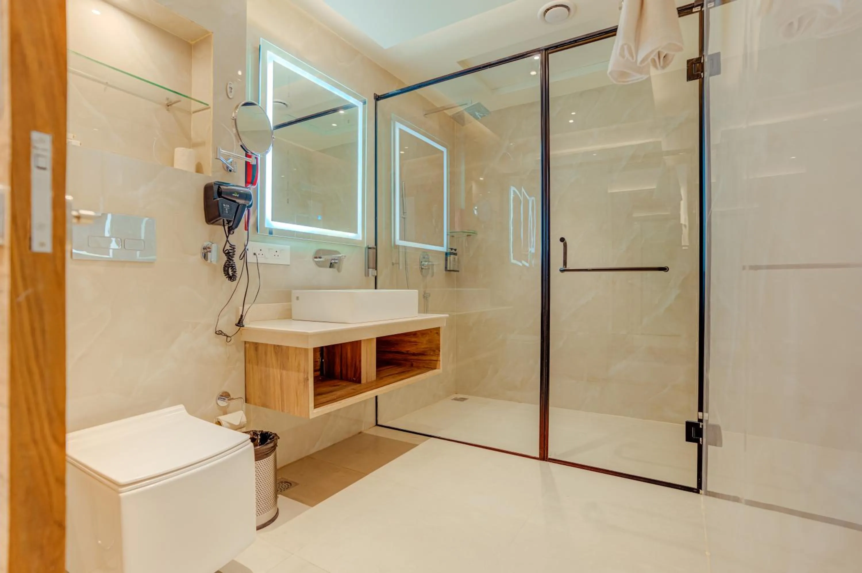 Shower in Hotel Vasundhara Palace