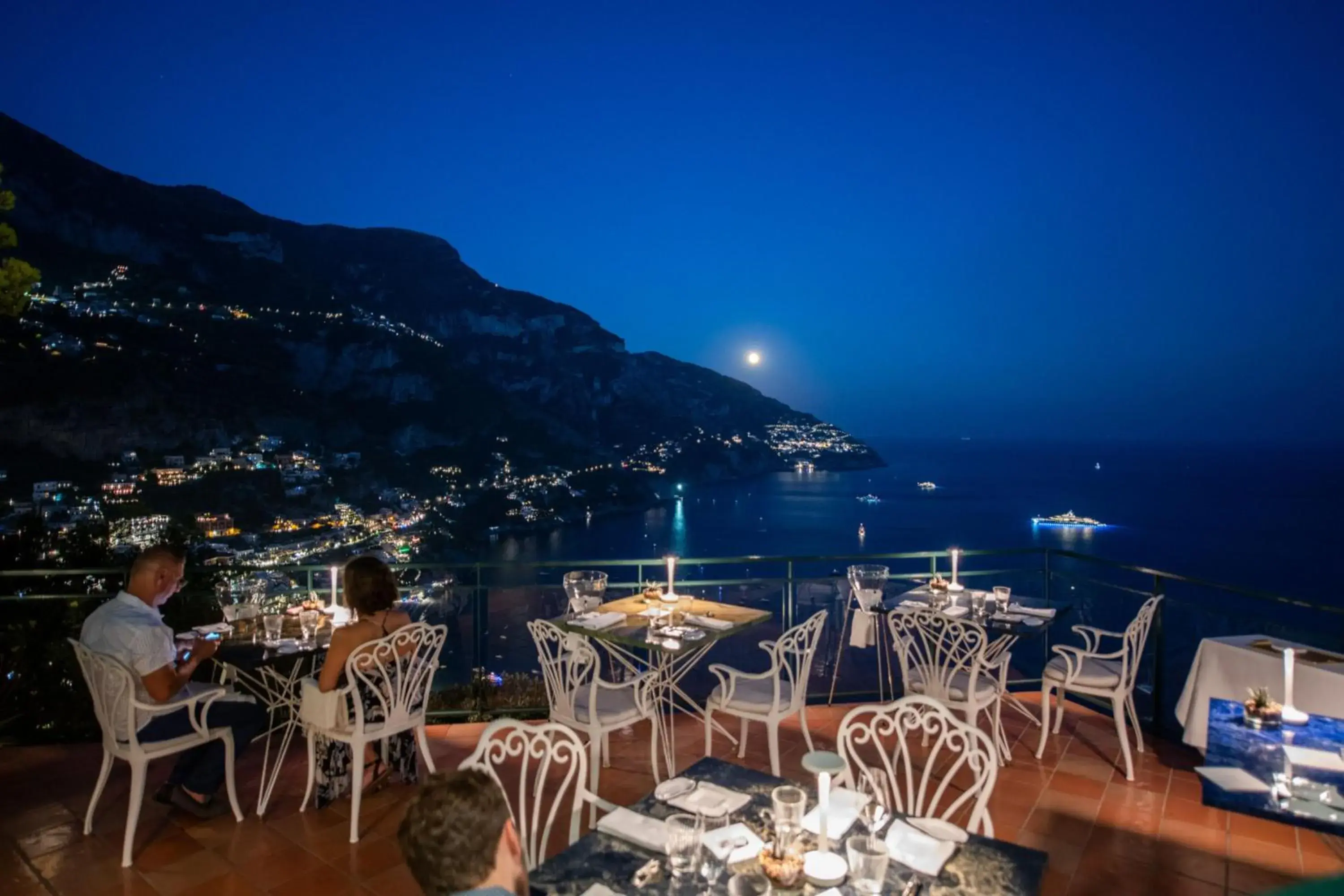 Restaurant/places to eat in Hotel Le Agavi Restaurant/places to eat in Hotel Le Agavi